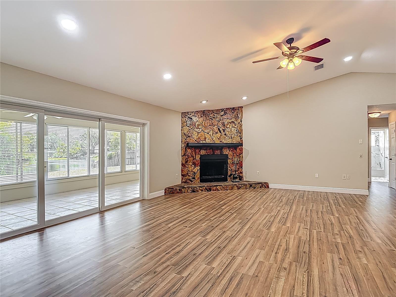 BLOOMINGDALE SEC C UNIT 1 - Residential