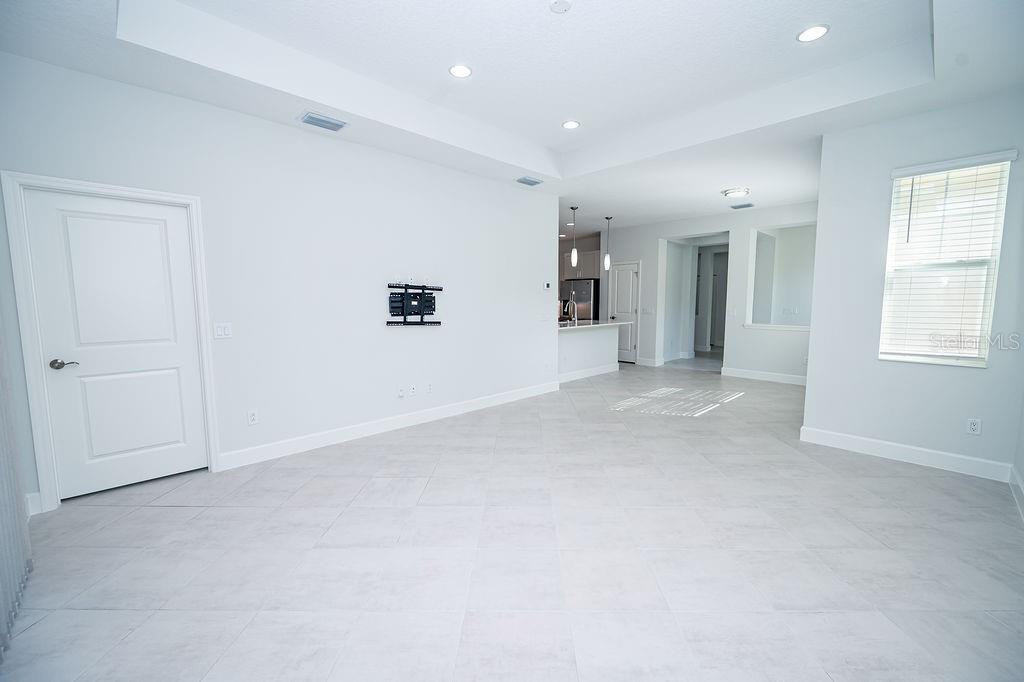 LATITUDE/DAYTONA BEACH PH 2A - Residential Lease