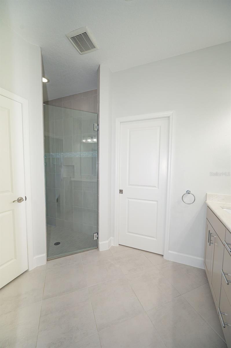 LATITUDE/DAYTONA BEACH PH 2A - Residential Lease