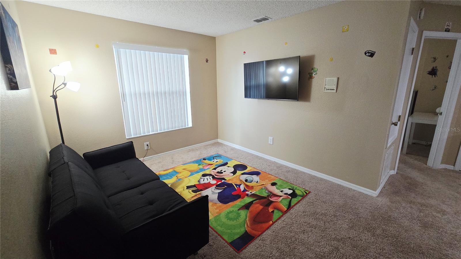 LINDFIELDS UN 1 - Residential Lease