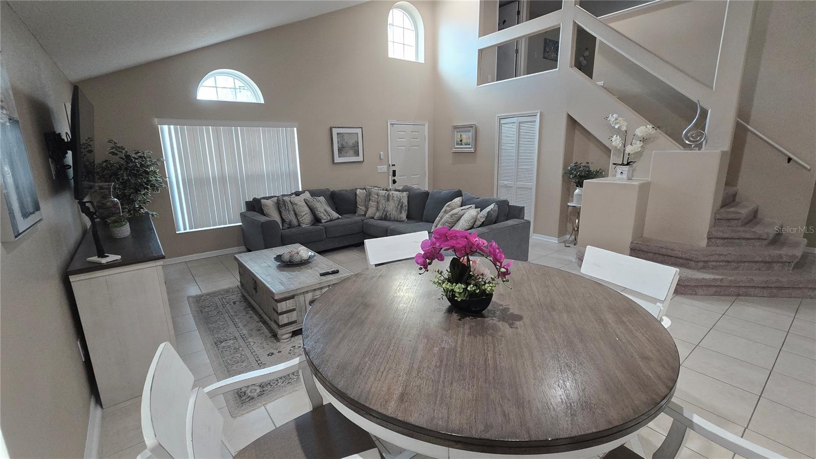 LINDFIELDS UN 1 - Residential Lease