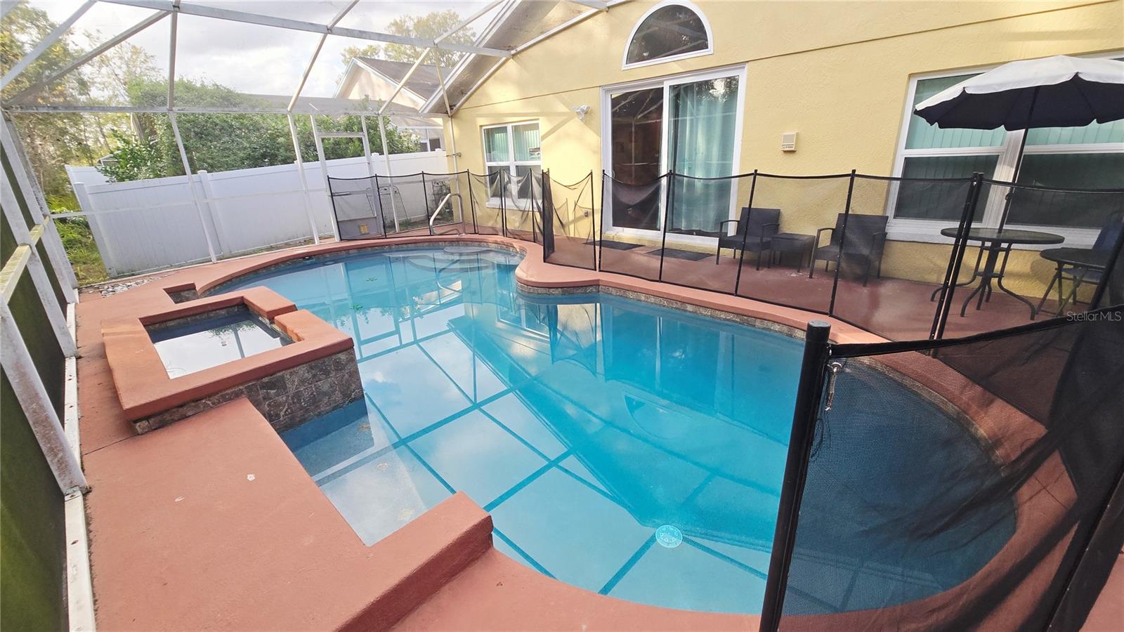 LINDFIELDS UN 1 - Residential Lease