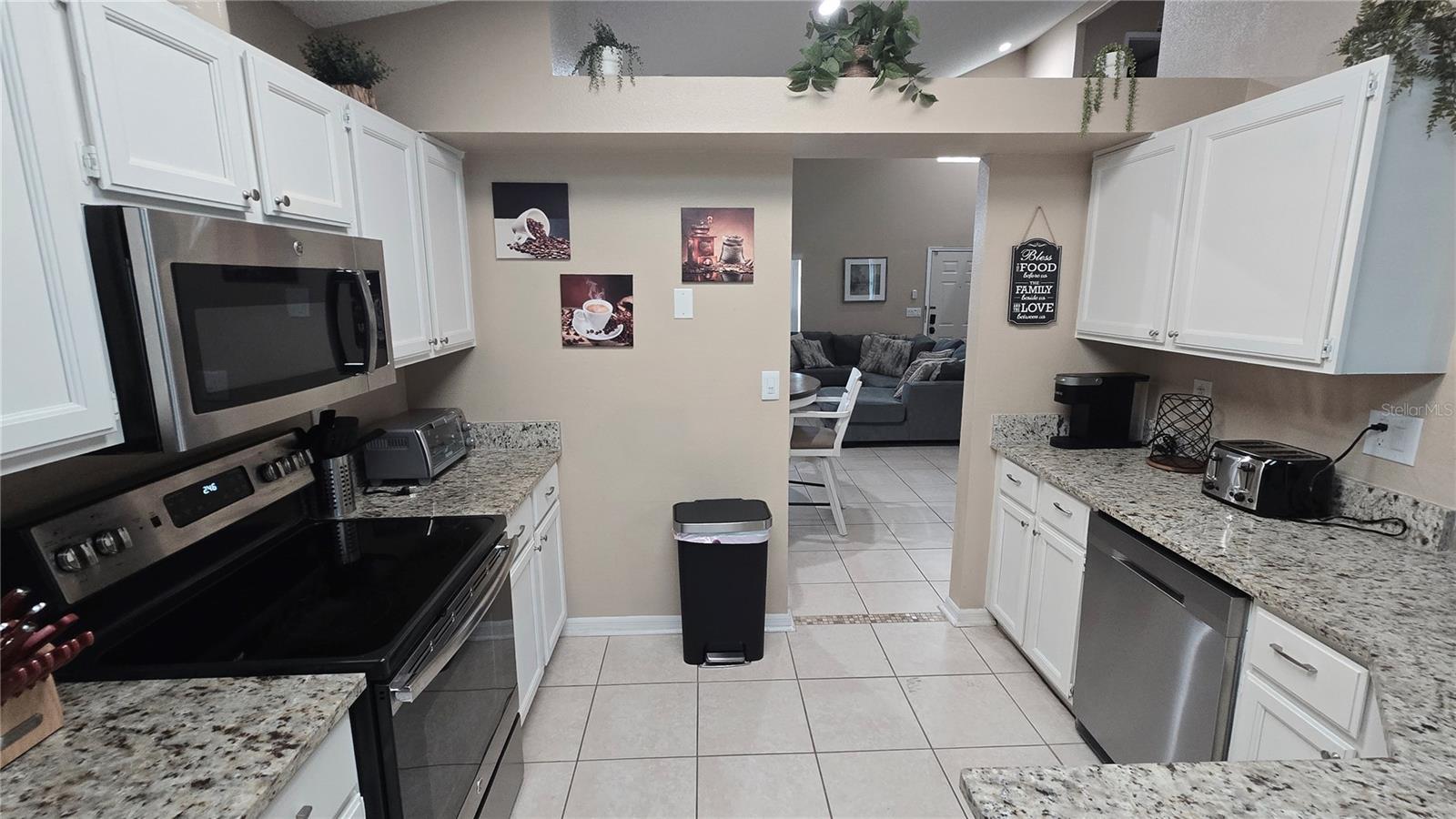 LINDFIELDS UN 1 - Residential Lease