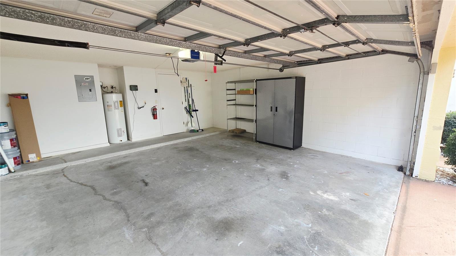 LINDFIELDS UN 1 - Residential Lease