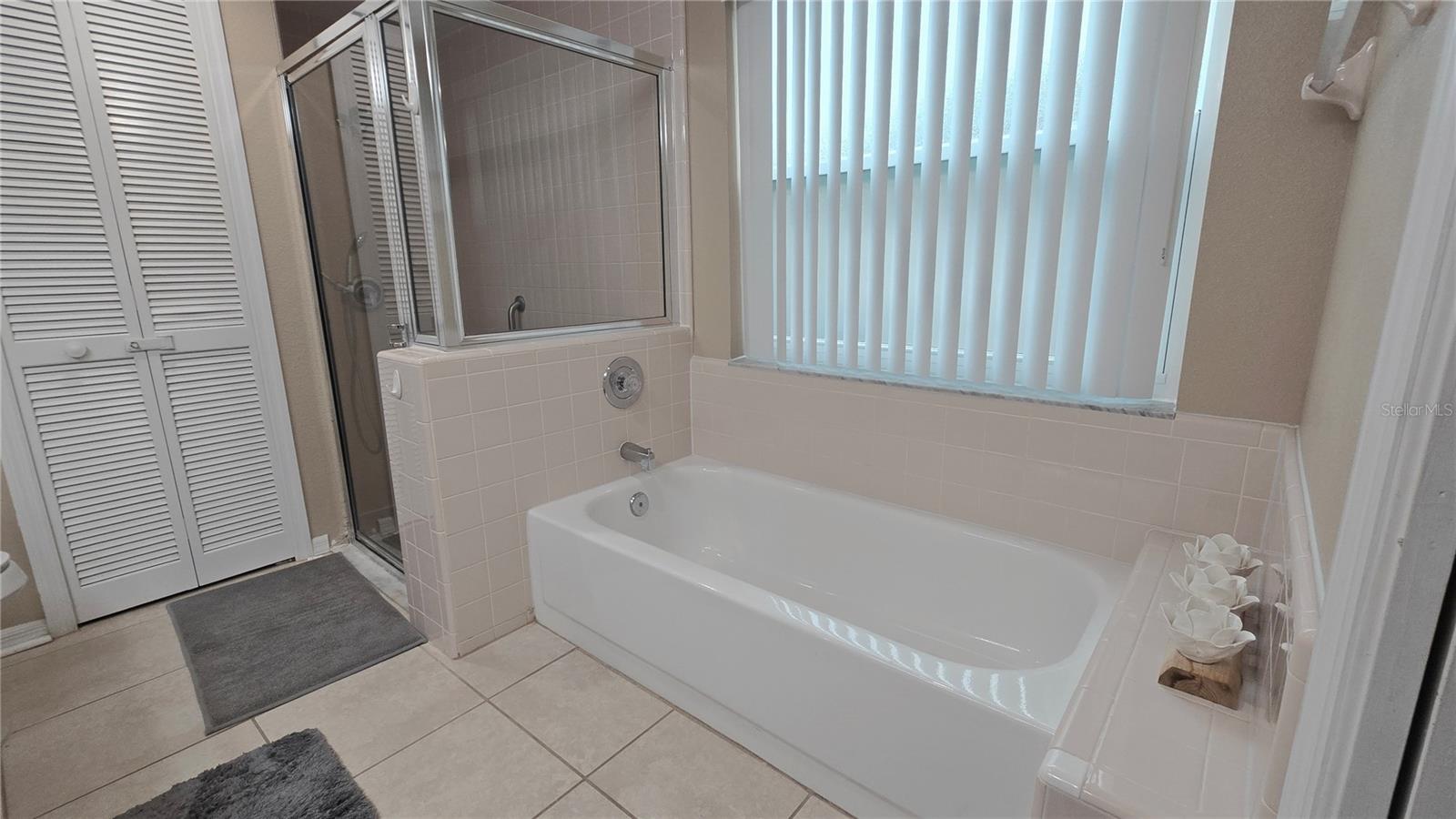 LINDFIELDS UN 1 - Residential Lease