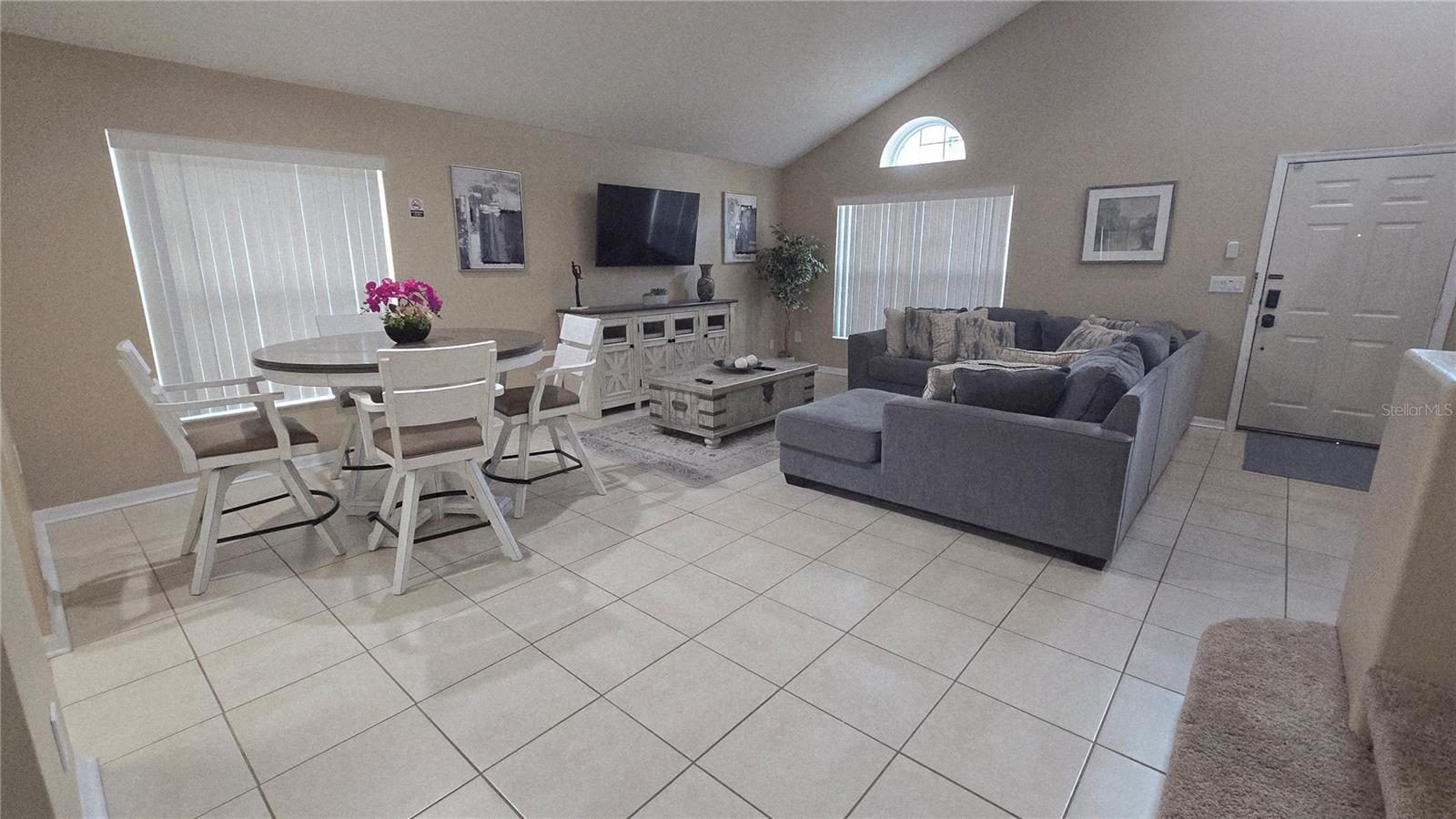 LINDFIELDS UN 1 - Residential Lease