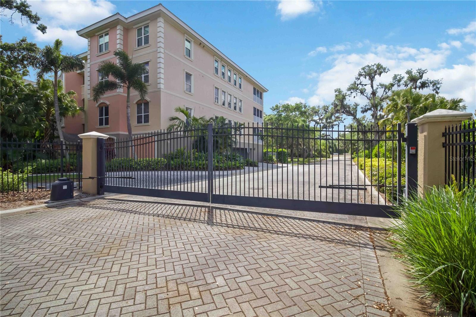 GRANDE OAKS PRESERVE - Residential