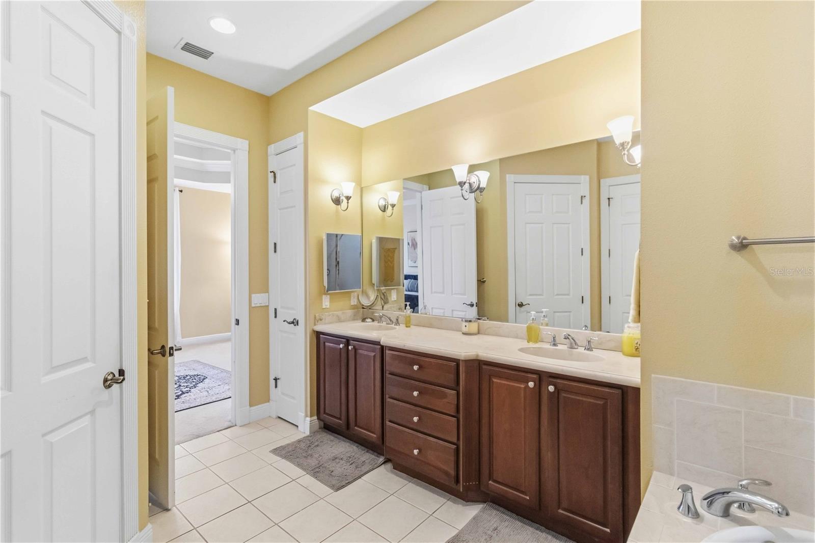 GRANDE OAKS PRESERVE - Residential