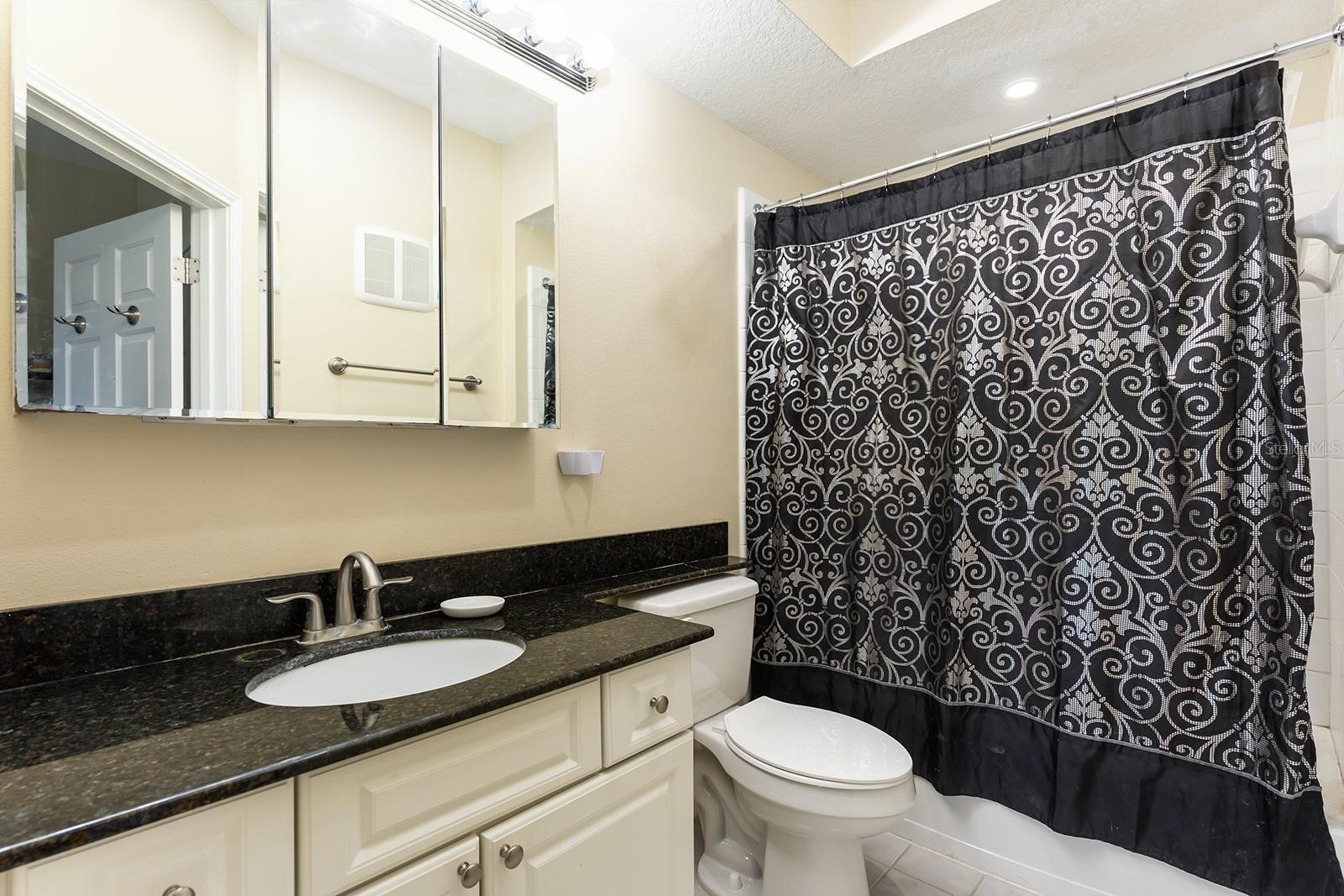 CAPRI/HUNTERS CRK CONDO - Residential