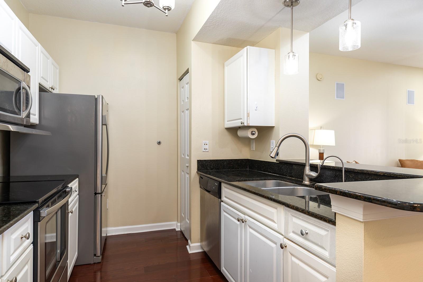 CAPRI/HUNTERS CRK CONDO - Residential