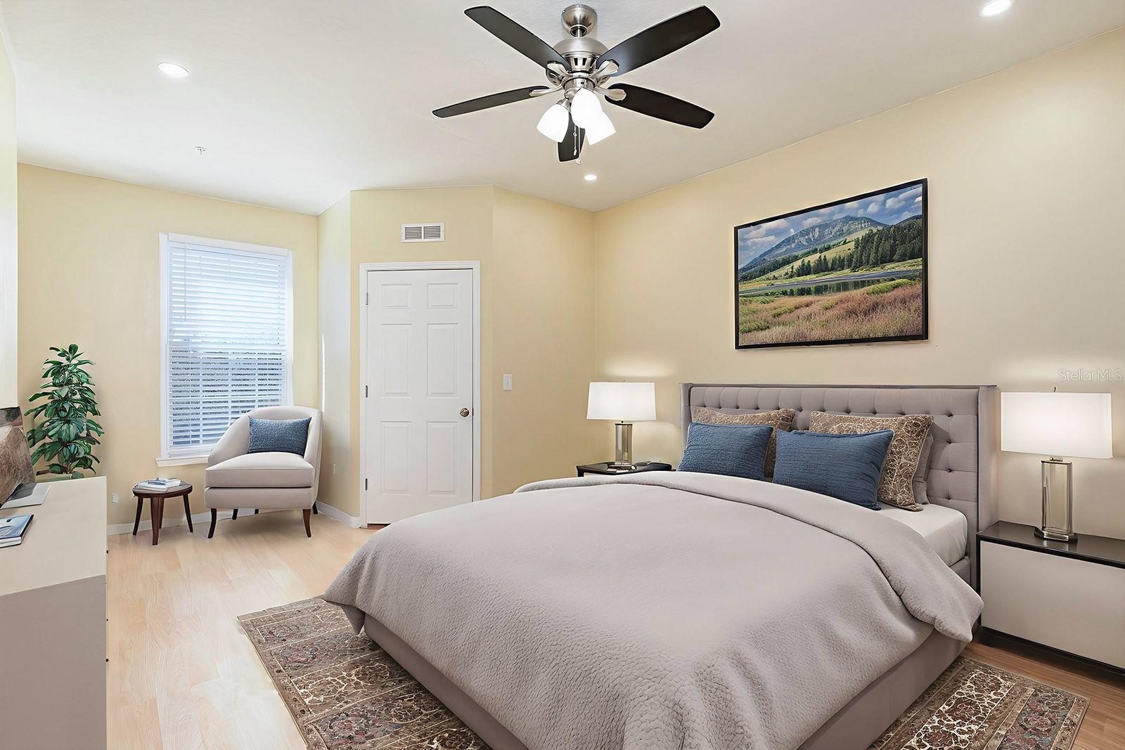 CAPRI/HUNTERS CRK CONDO - Residential