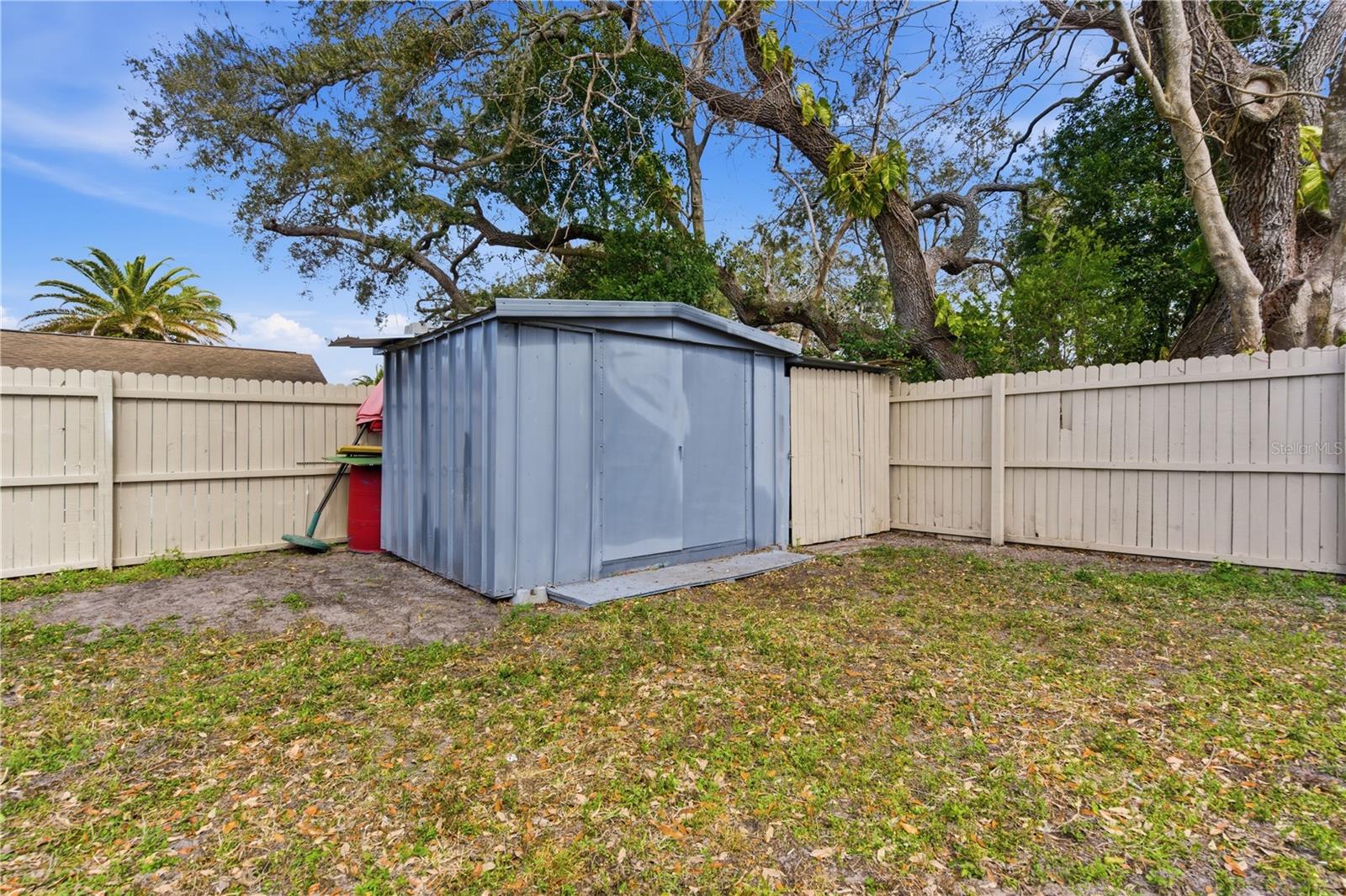 EMBASSY HILLS - Residential