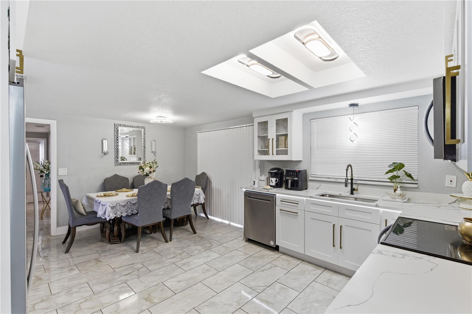 EMBASSY HILLS - Residential