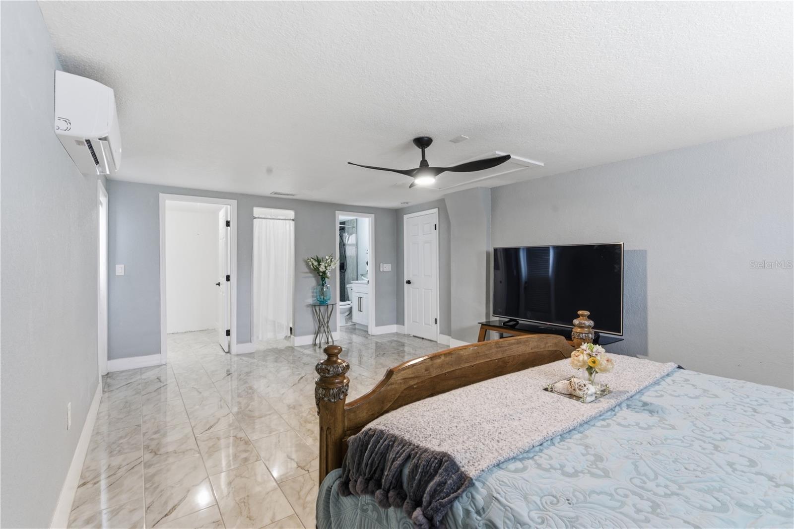 EMBASSY HILLS - Residential