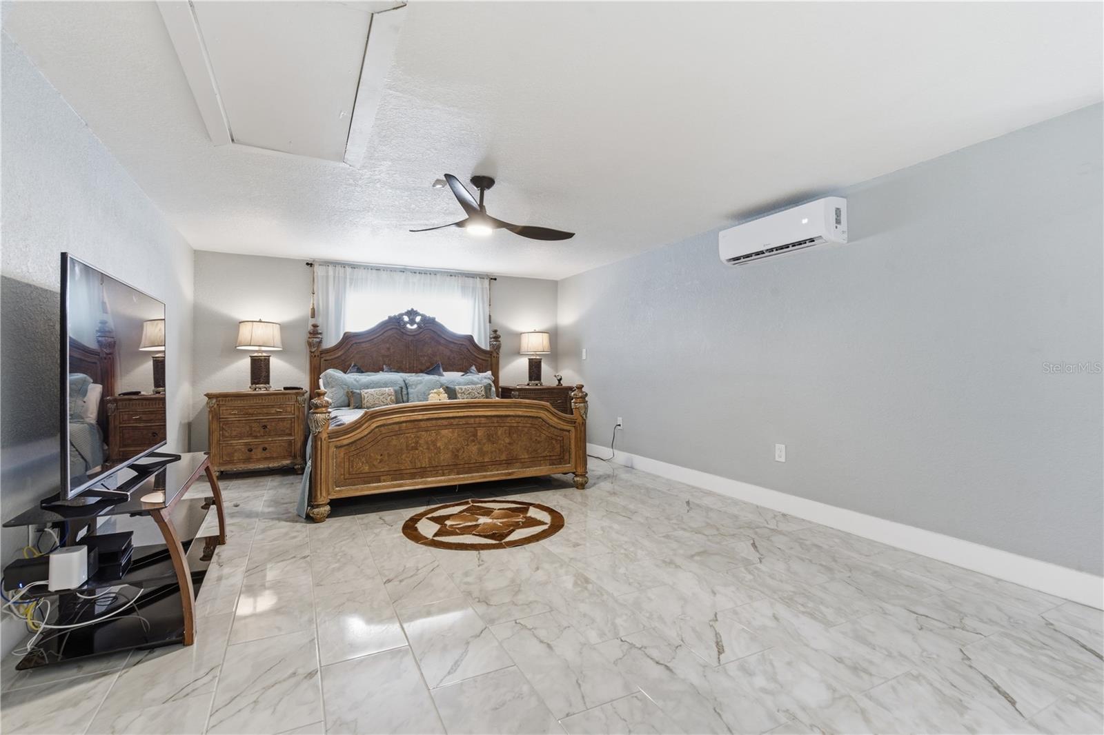 EMBASSY HILLS - Residential
