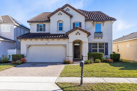 Photo of 1319 Yorkshire Court, Davenport, FL 33896 (MLS # O6366867)