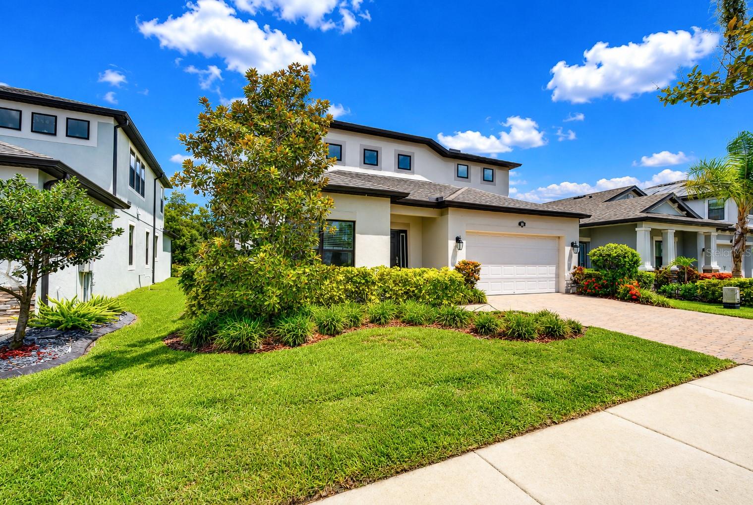 1621 LEAF FLOWER LANE