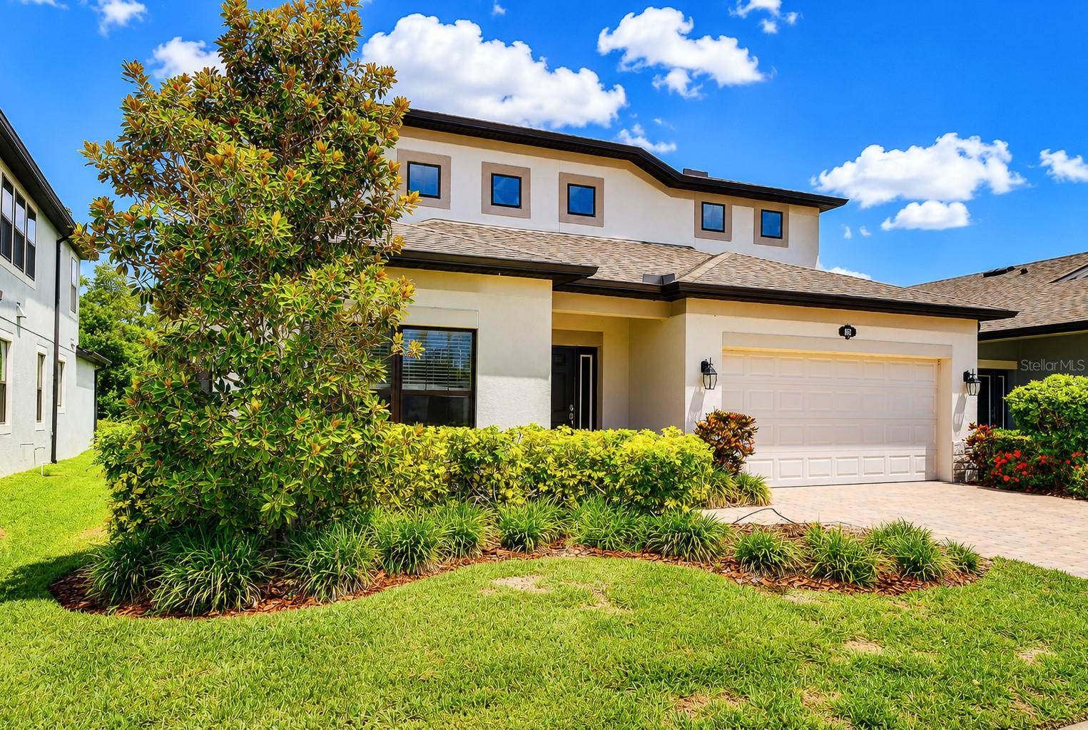 1621 LEAF FLOWER LANE