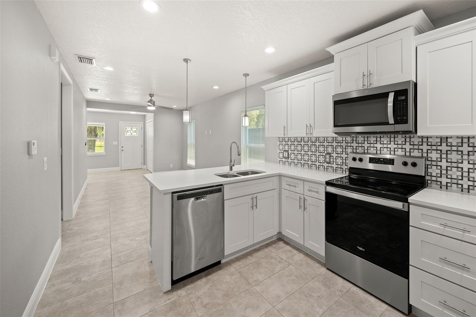 MOUNT DORA - Residential Lease
