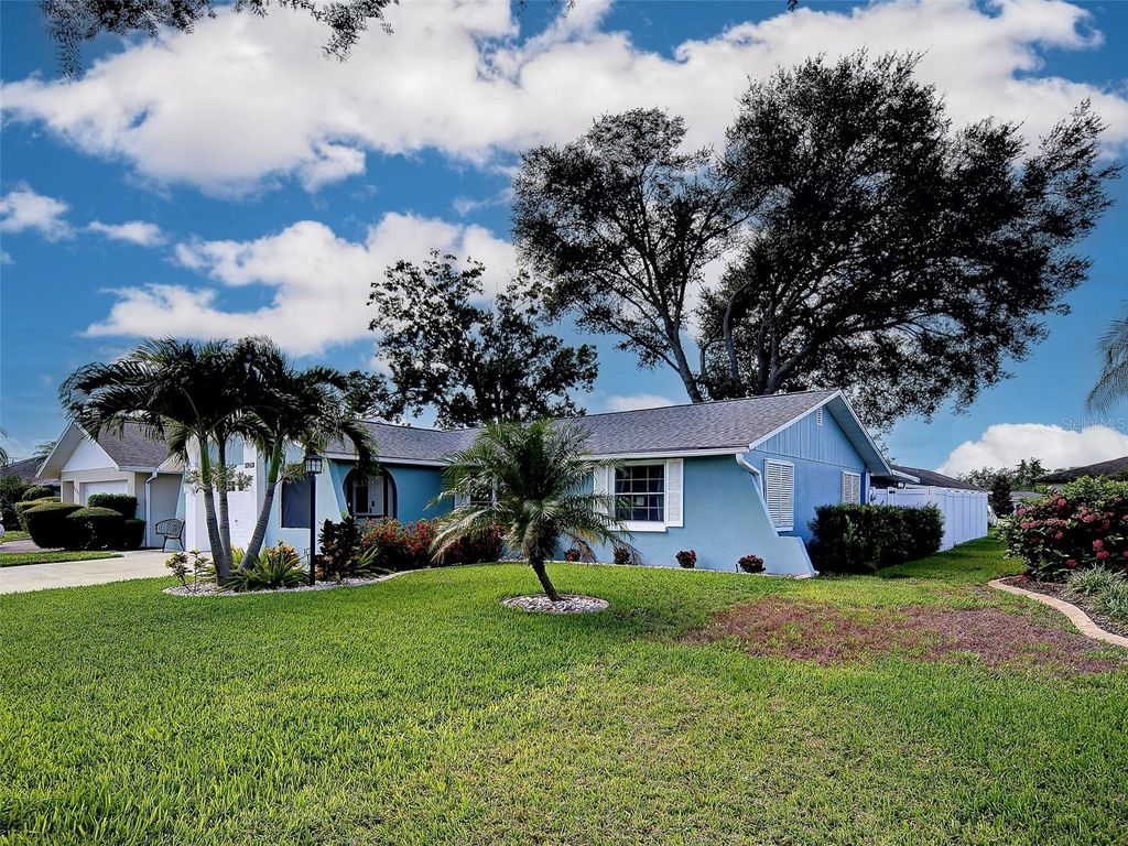 Photo of 1439 Strada D Oro, Venice, FL 34292 (MLS # C7528482)