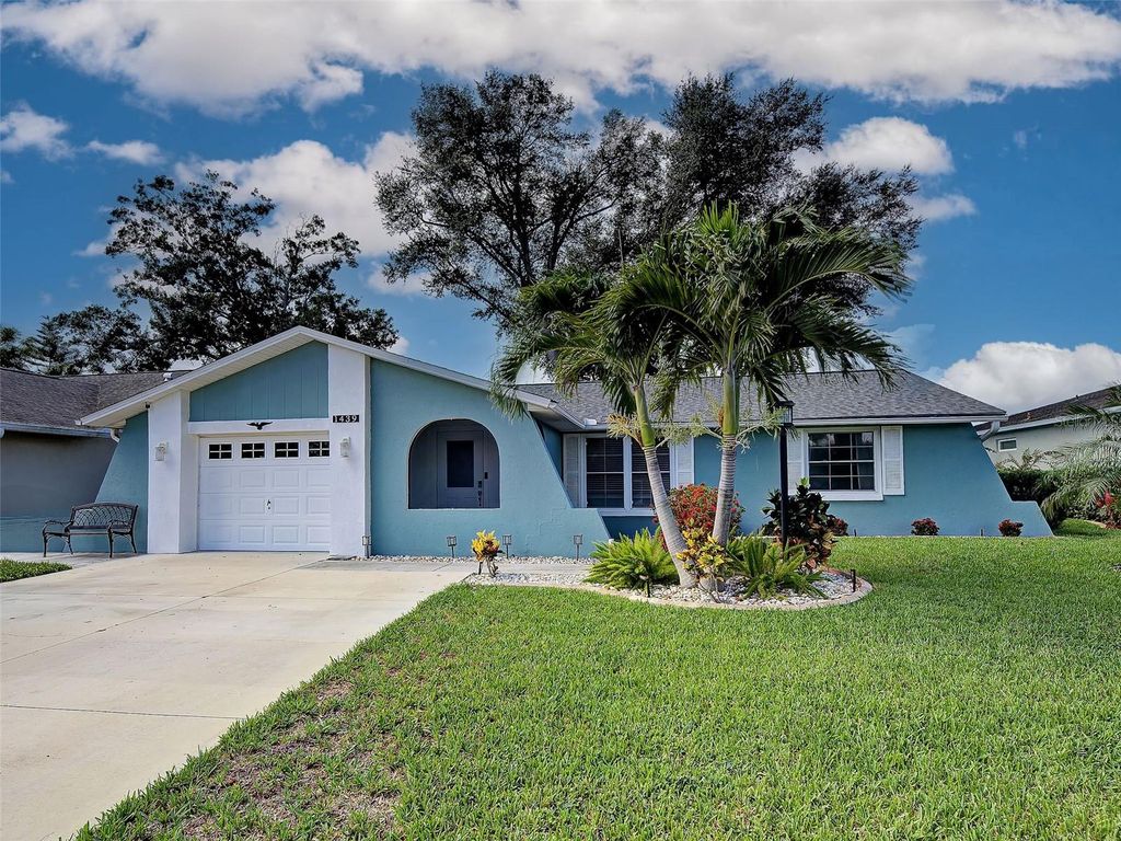 Photo of 1439 Strada D Oro, Venice, FL 34292 (MLS # C7528482)