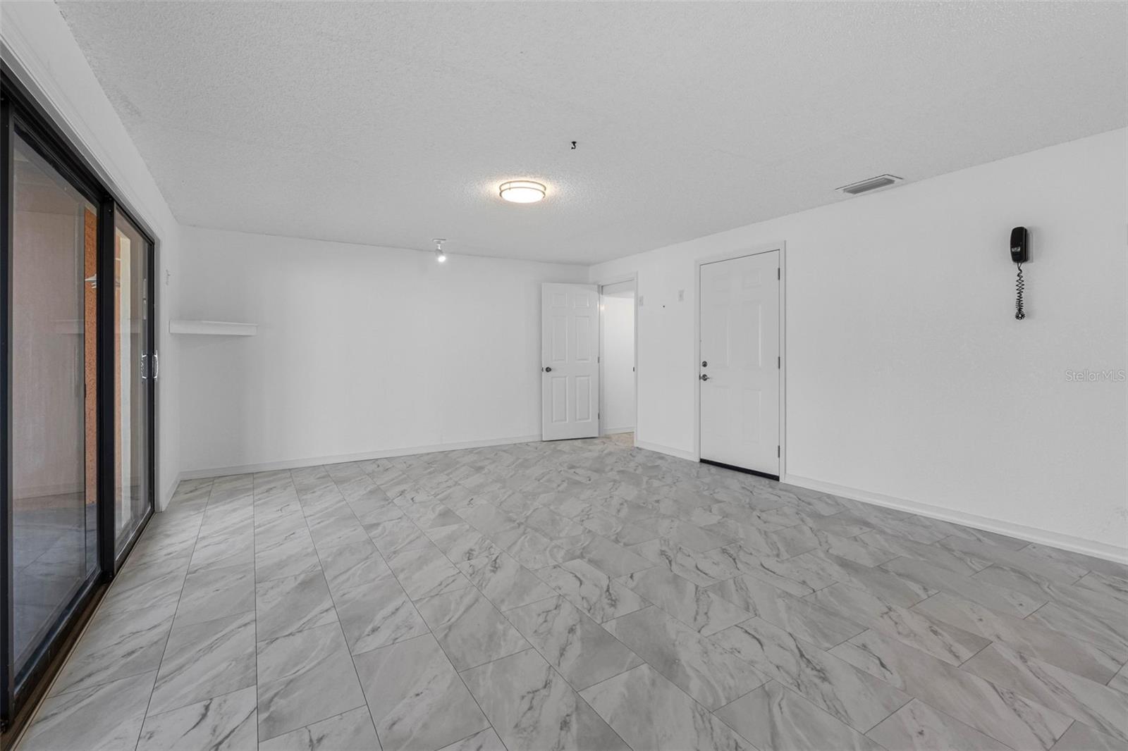 PARADISE VILLAGE TWNHMS - Residential