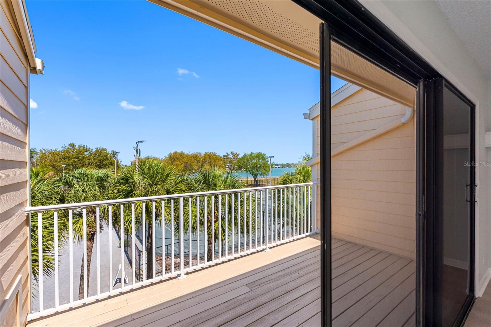 PARADISE VILLAGE TWNHMS - Residential