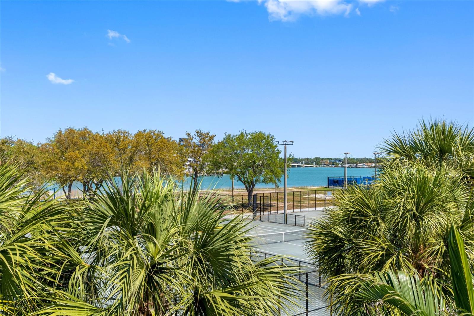 PARADISE VILLAGE TWNHMS - Residential