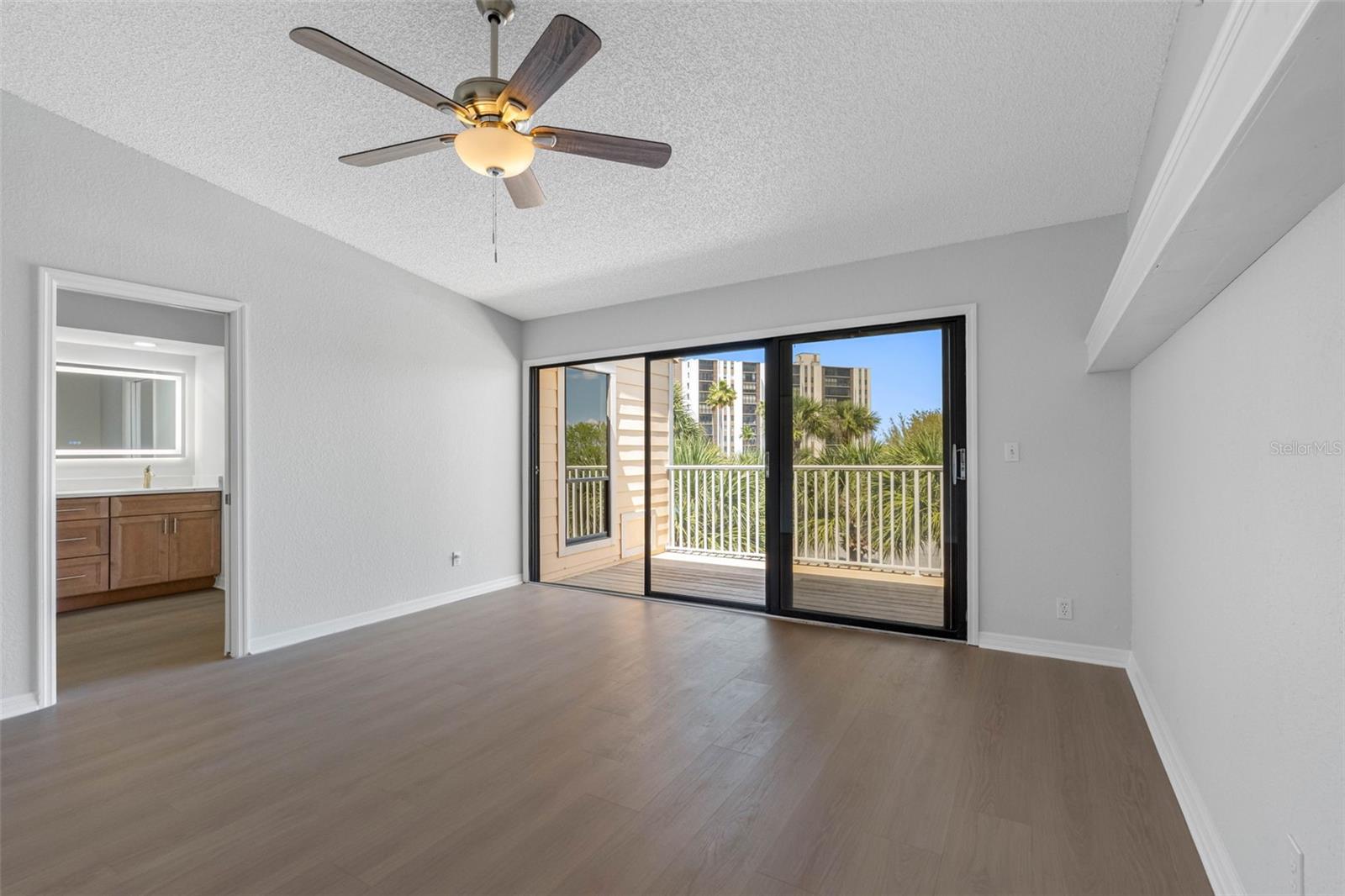 PARADISE VILLAGE TWNHMS - Residential