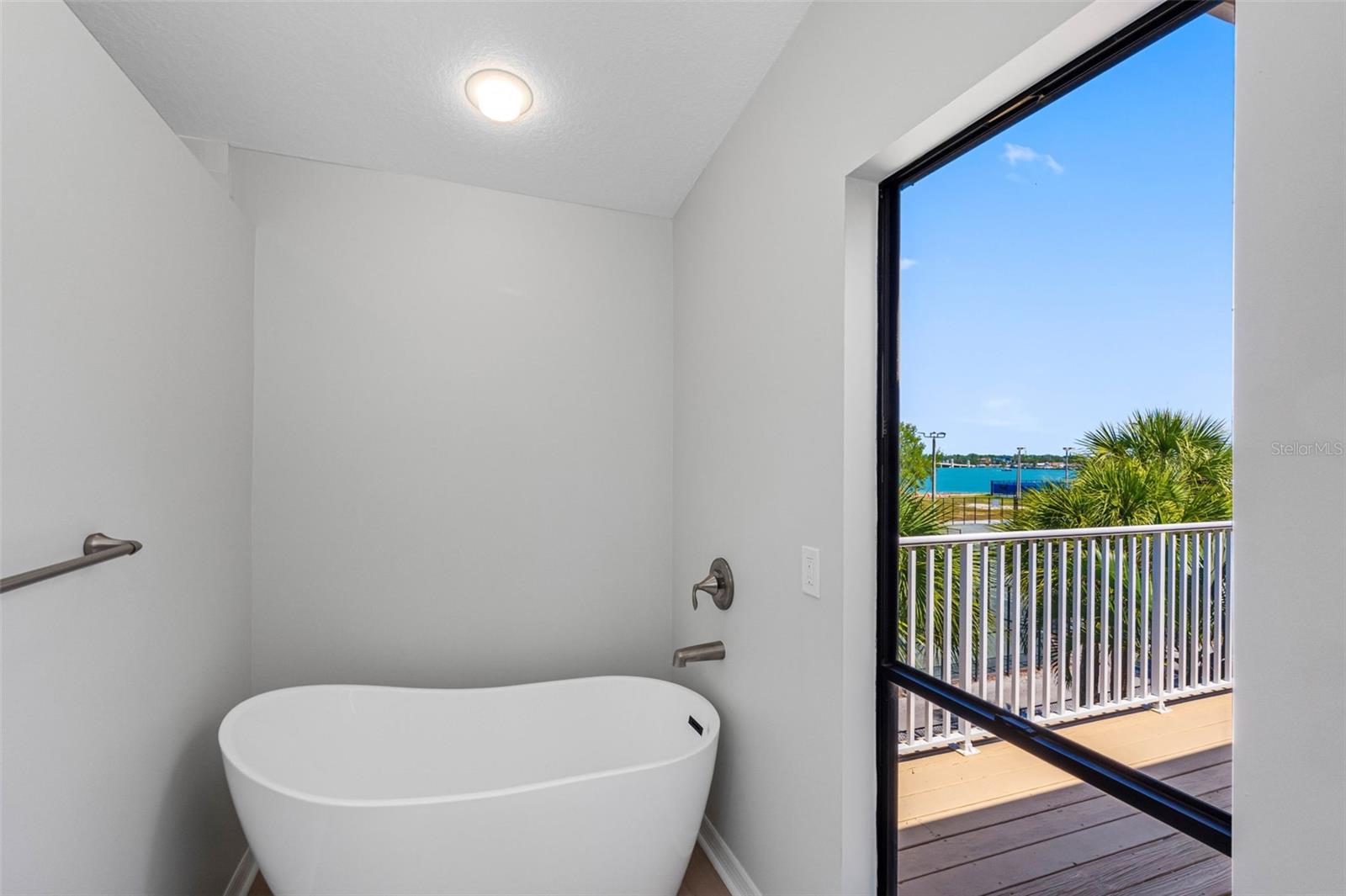 PARADISE VILLAGE TWNHMS - Residential