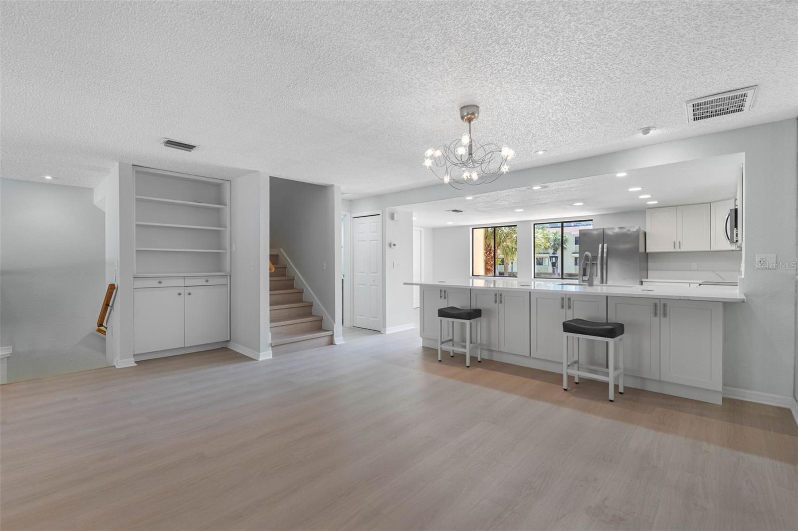 PARADISE VILLAGE TWNHMS - Residential