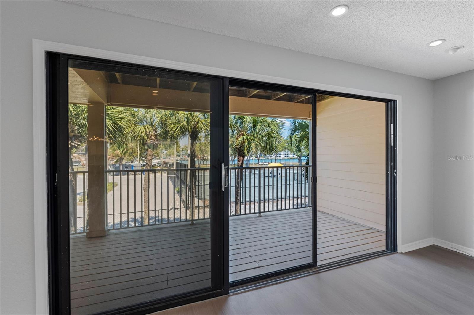 PARADISE VILLAGE TWNHMS - Residential