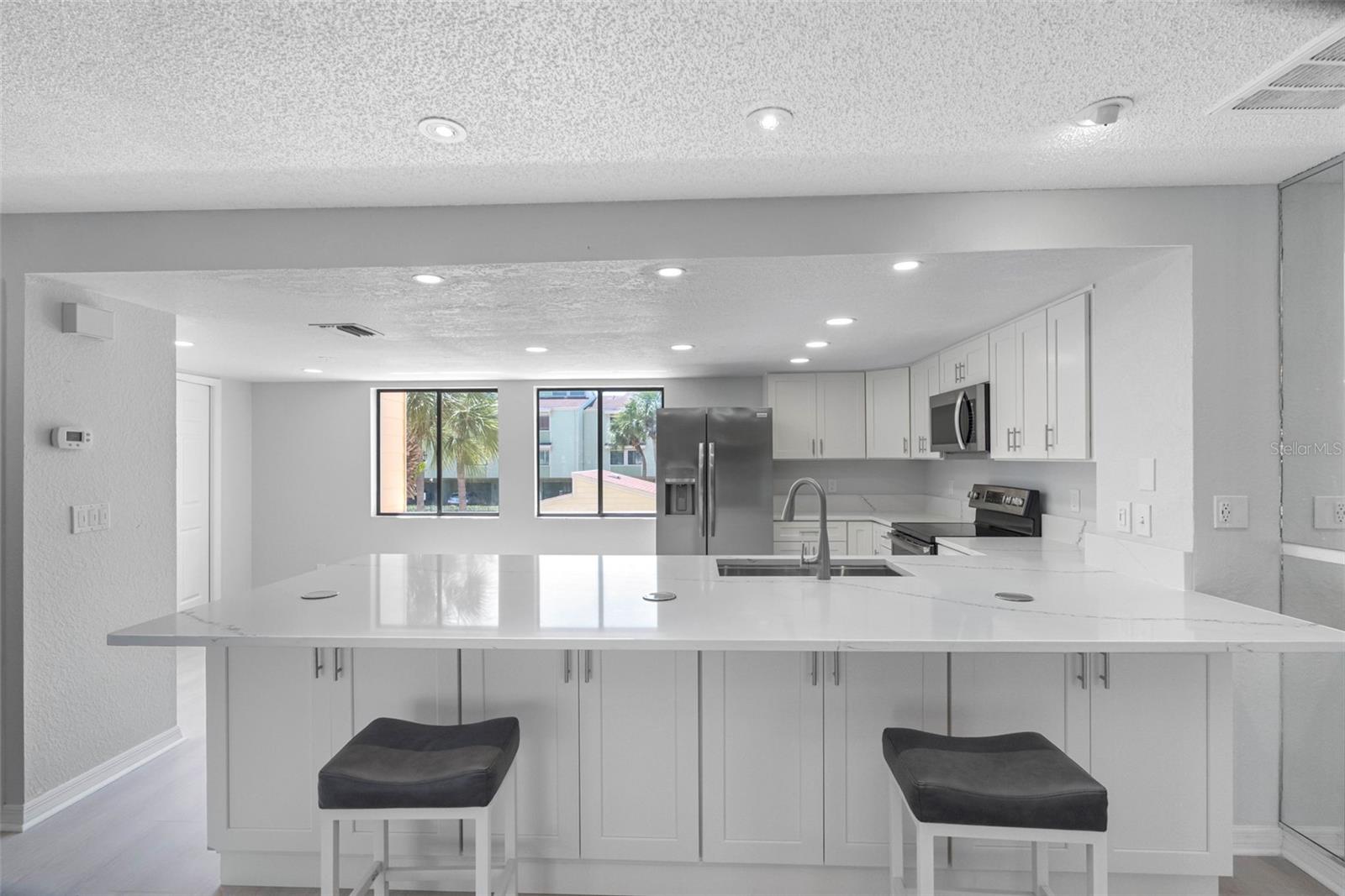 PARADISE VILLAGE TWNHMS - Residential