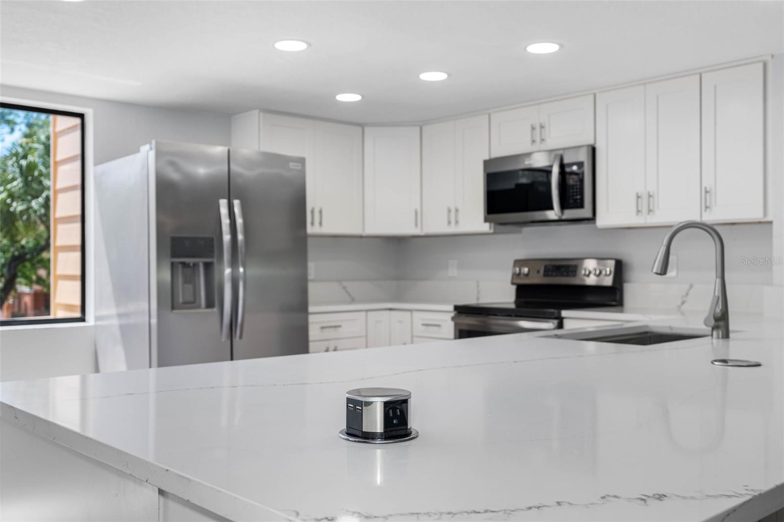 PARADISE VILLAGE TWNHMS - Residential