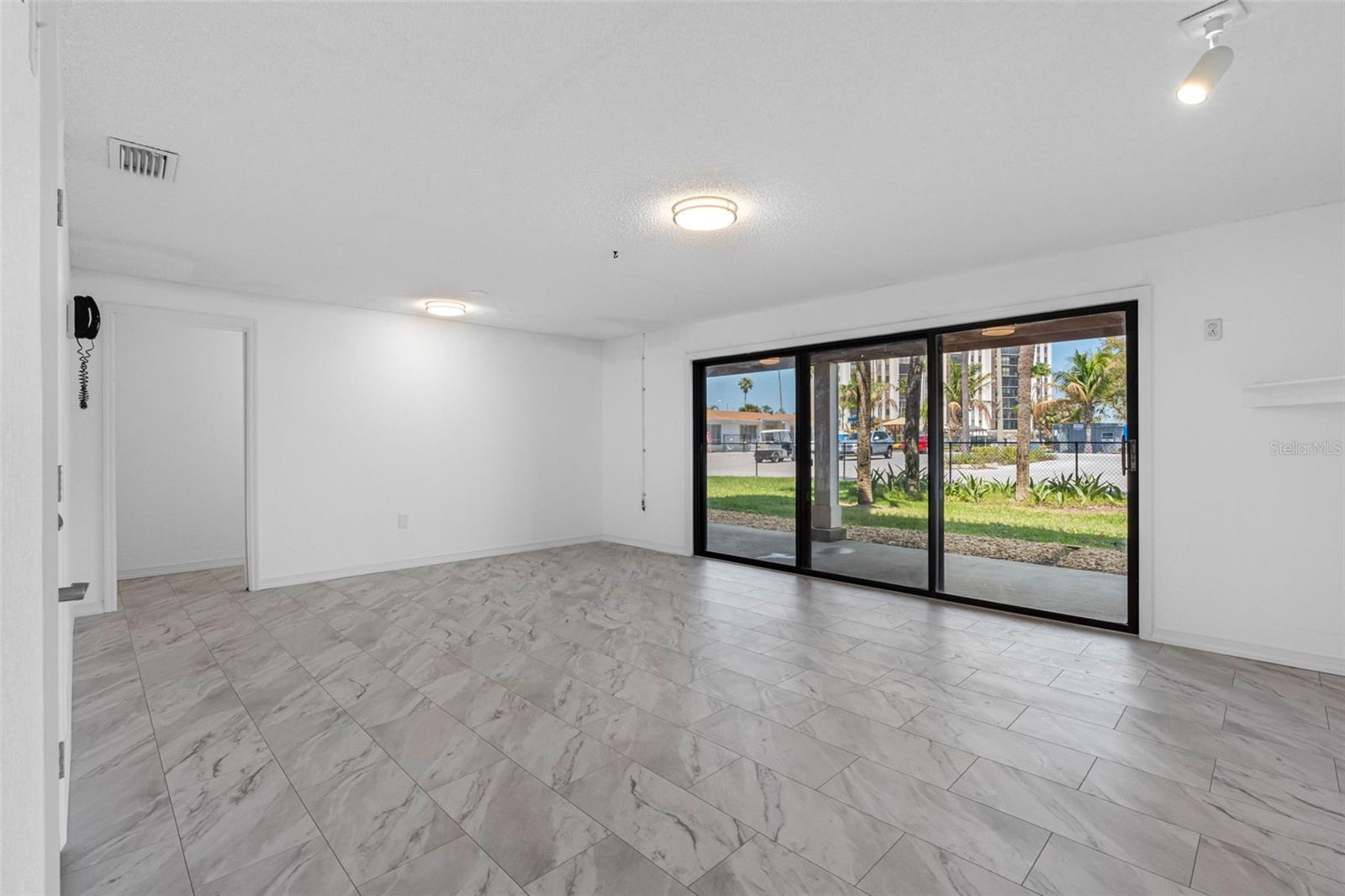 PARADISE VILLAGE TWNHMS - Residential