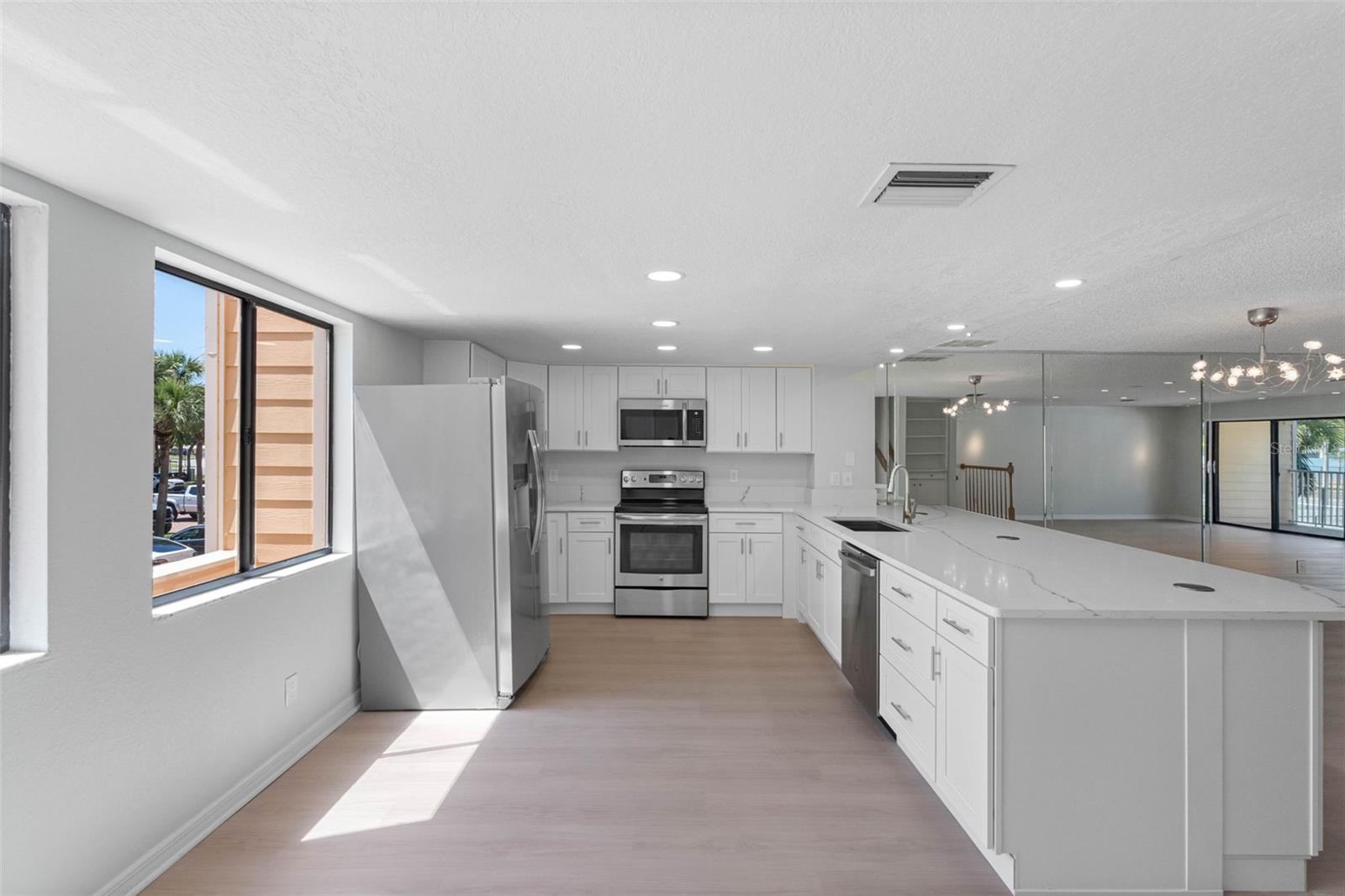 PARADISE VILLAGE TWNHMS - Residential