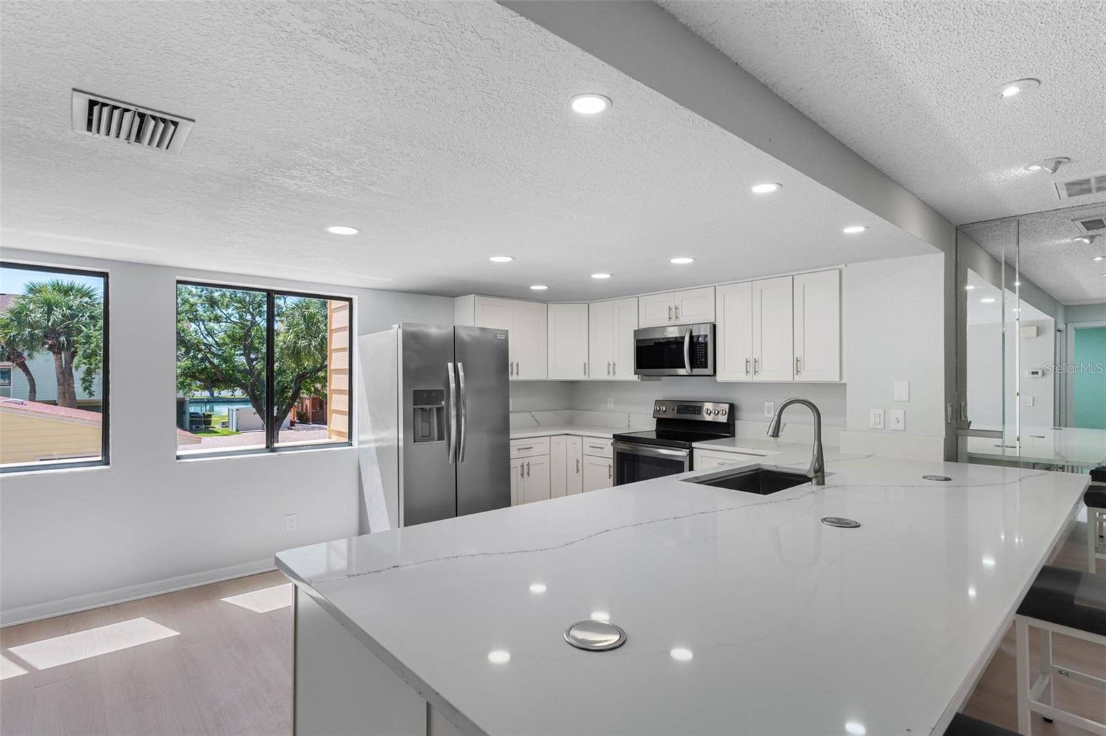 PARADISE VILLAGE TWNHMS - Residential