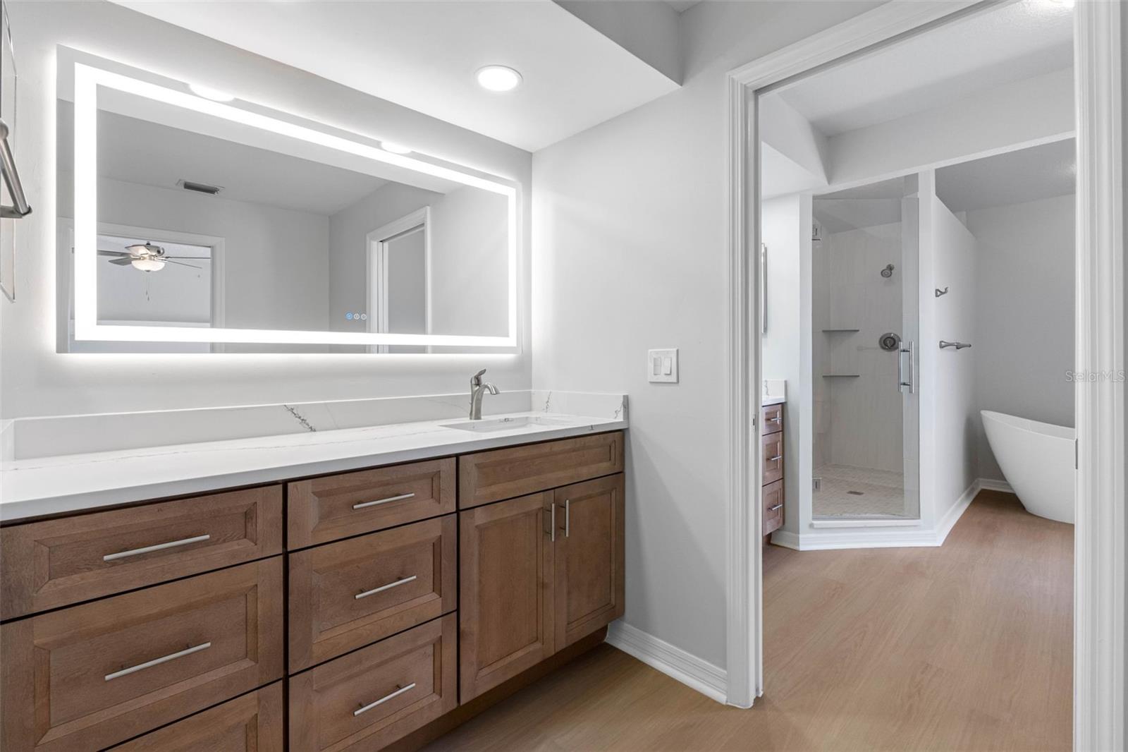 PARADISE VILLAGE TWNHMS - Residential