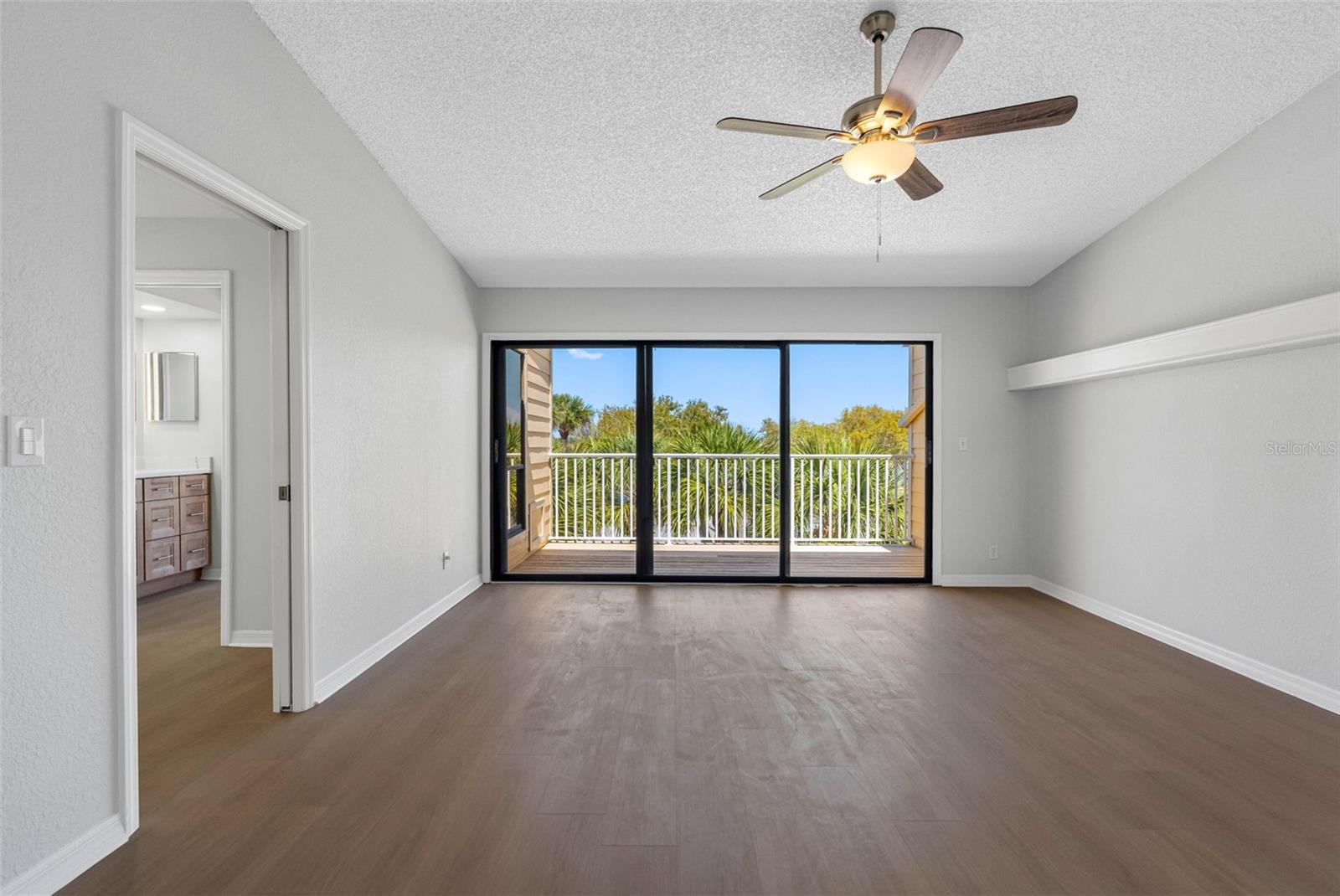 PARADISE VILLAGE TWNHMS - Residential