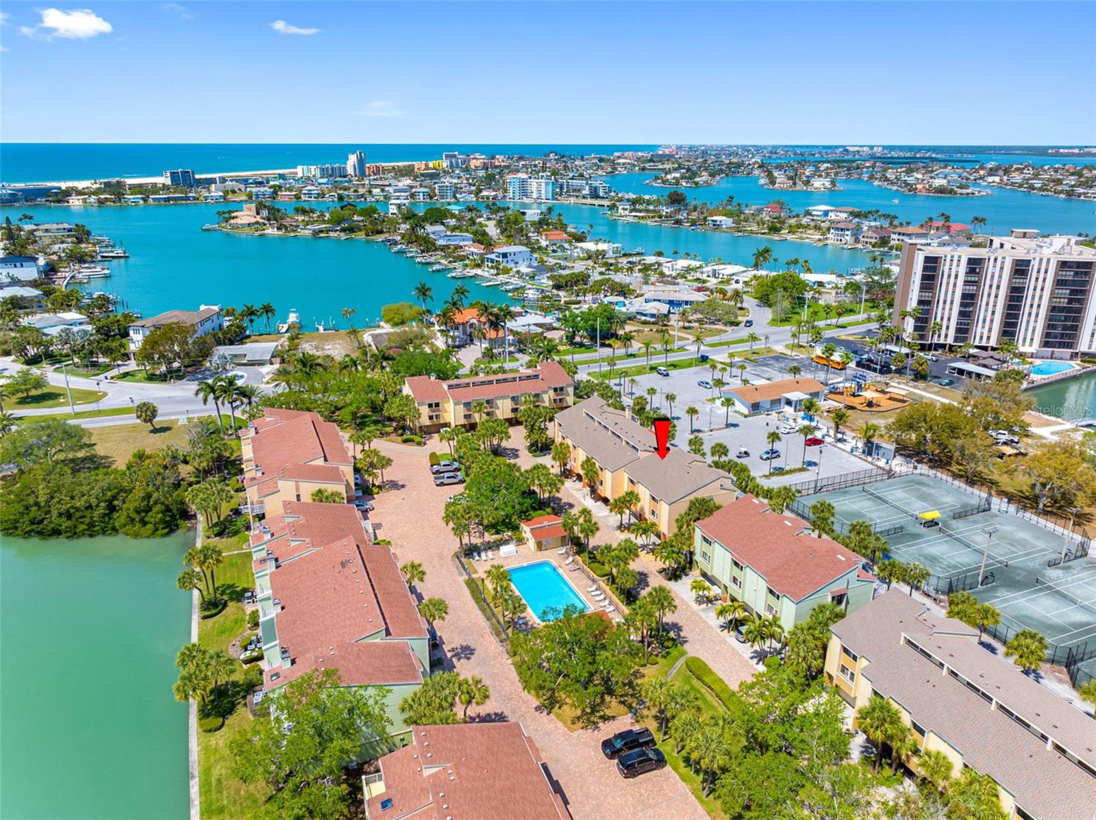 PARADISE VILLAGE TWNHMS - Residential