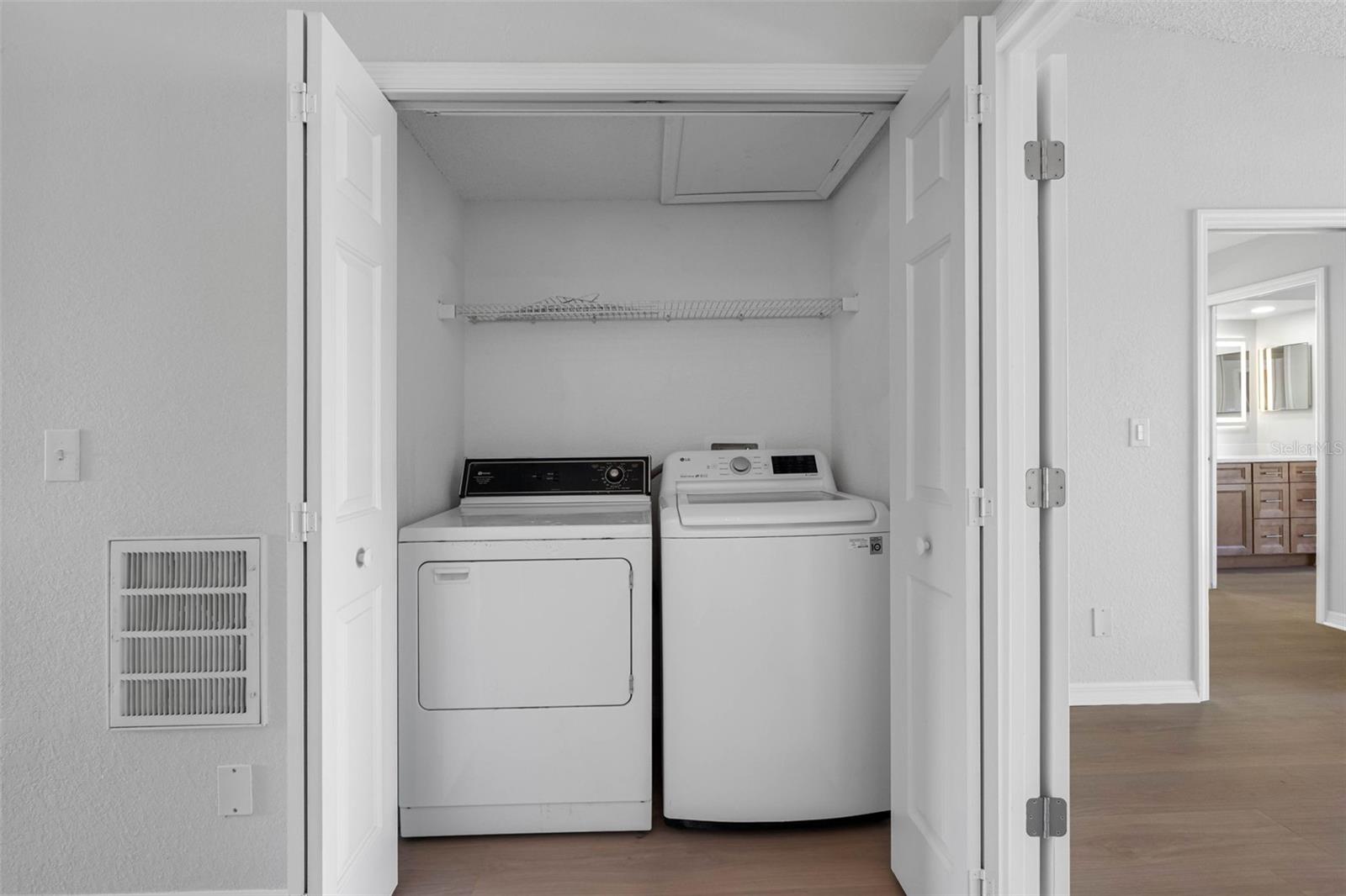 PARADISE VILLAGE TWNHMS - Residential