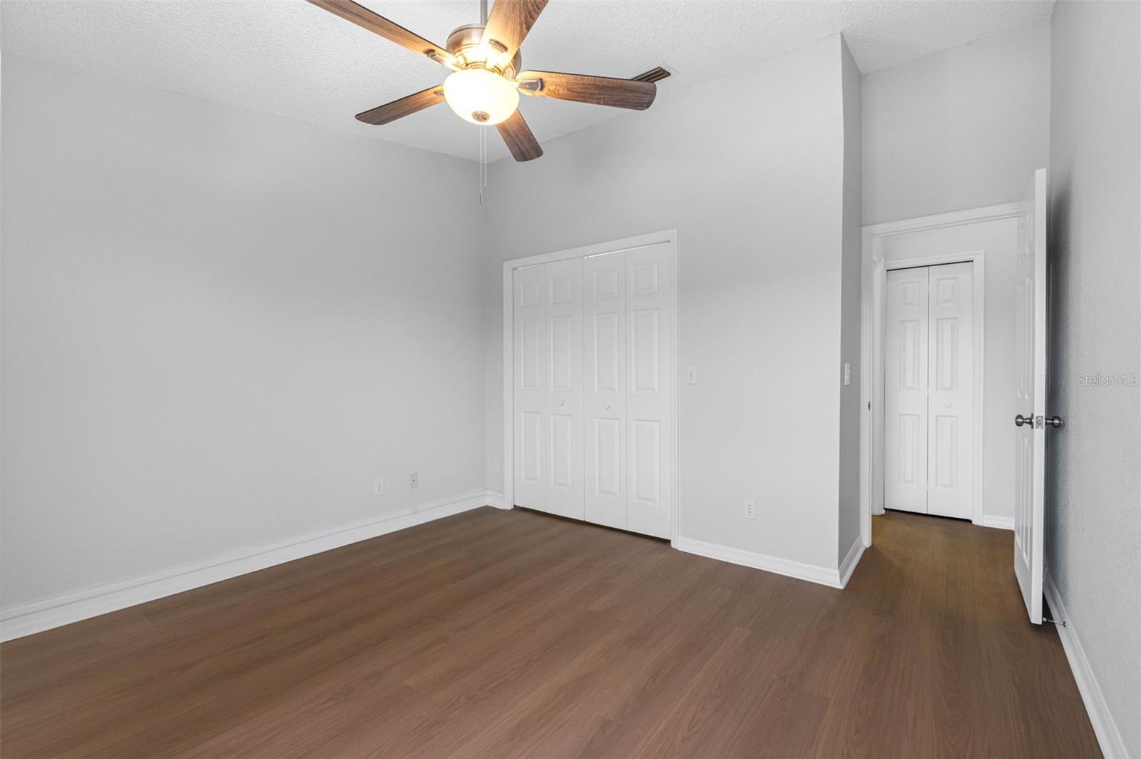 PARADISE VILLAGE TWNHMS - Residential