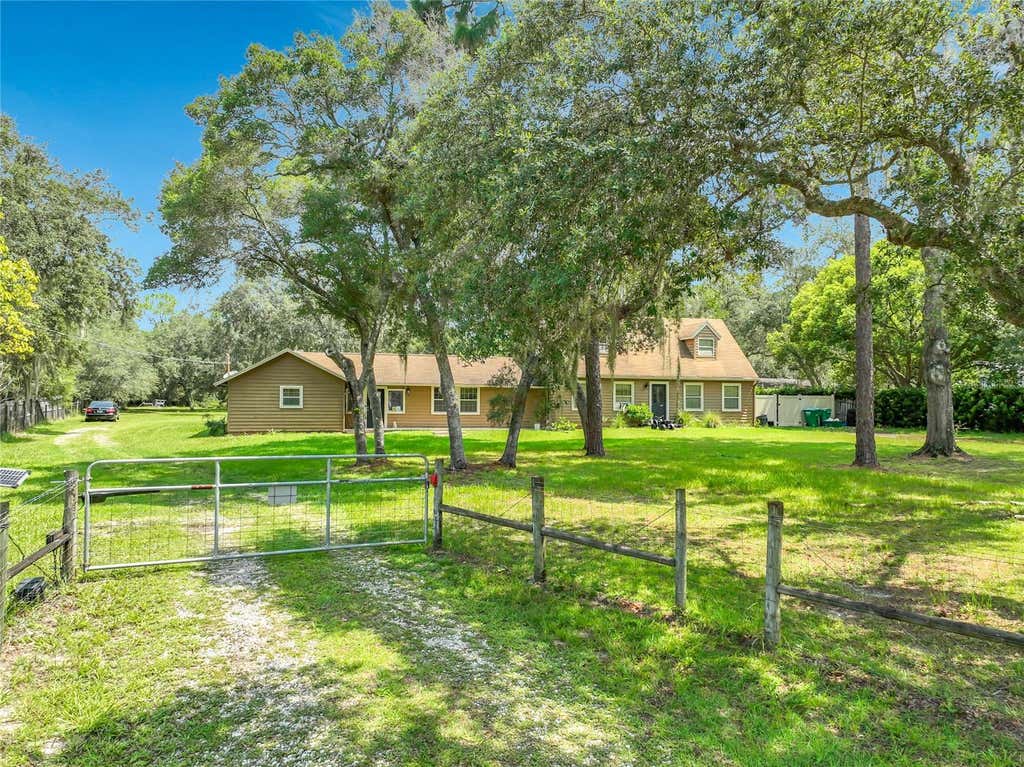 Photo of 670 E State Road 46, Geneva, FL 32732 (MLS # O6428724)