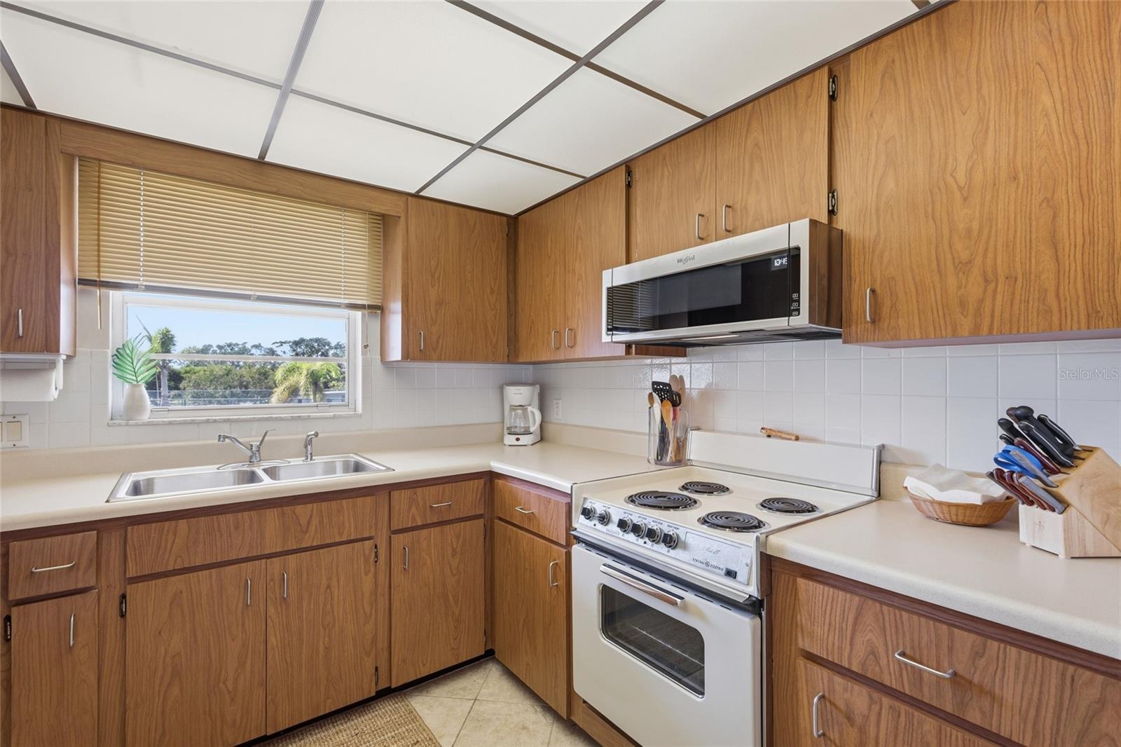 SHELL POINT UNIT II - Residential