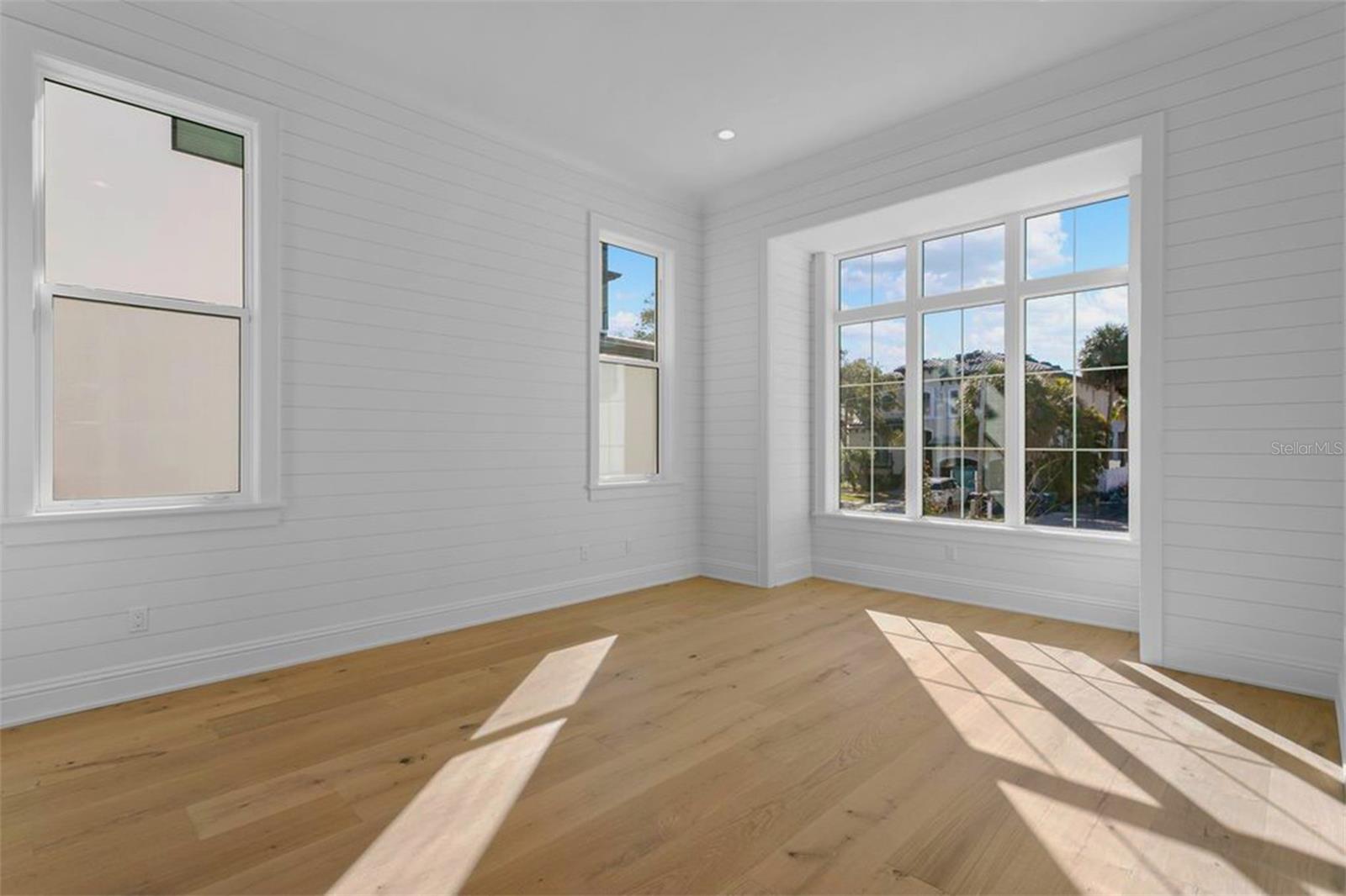 SUNSET PARK - Residential