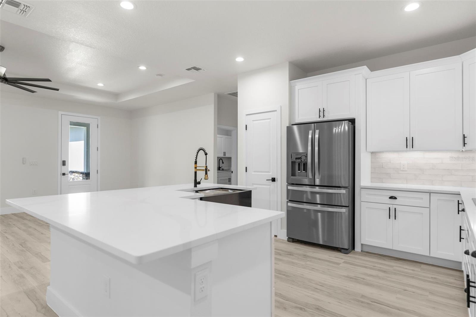 ROYAL HIGHLANDS - Residential