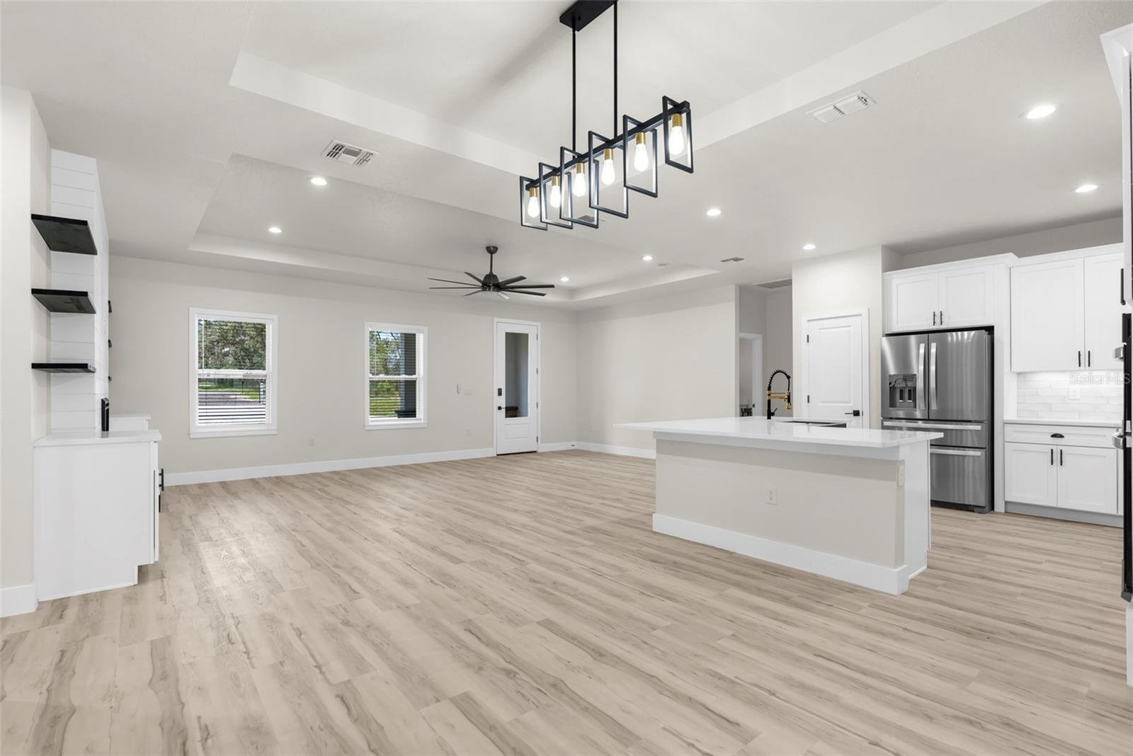 ROYAL HIGHLANDS - Residential
