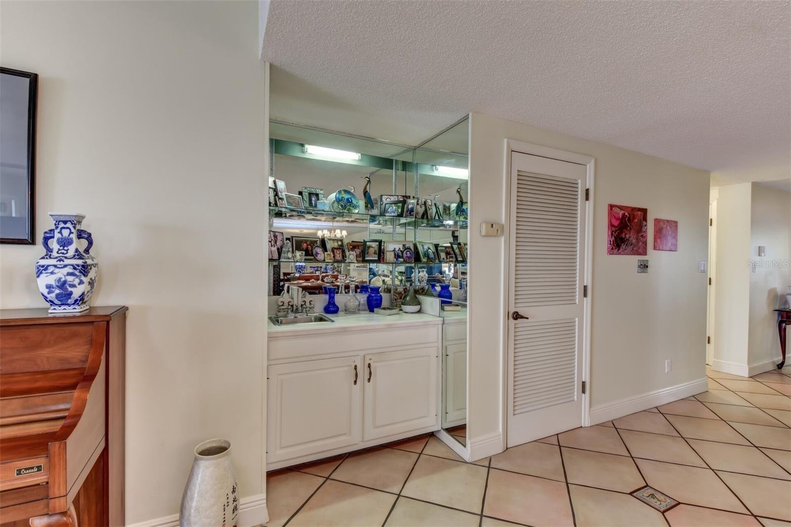 MARINA POINT PH 01 CONDO - Residential