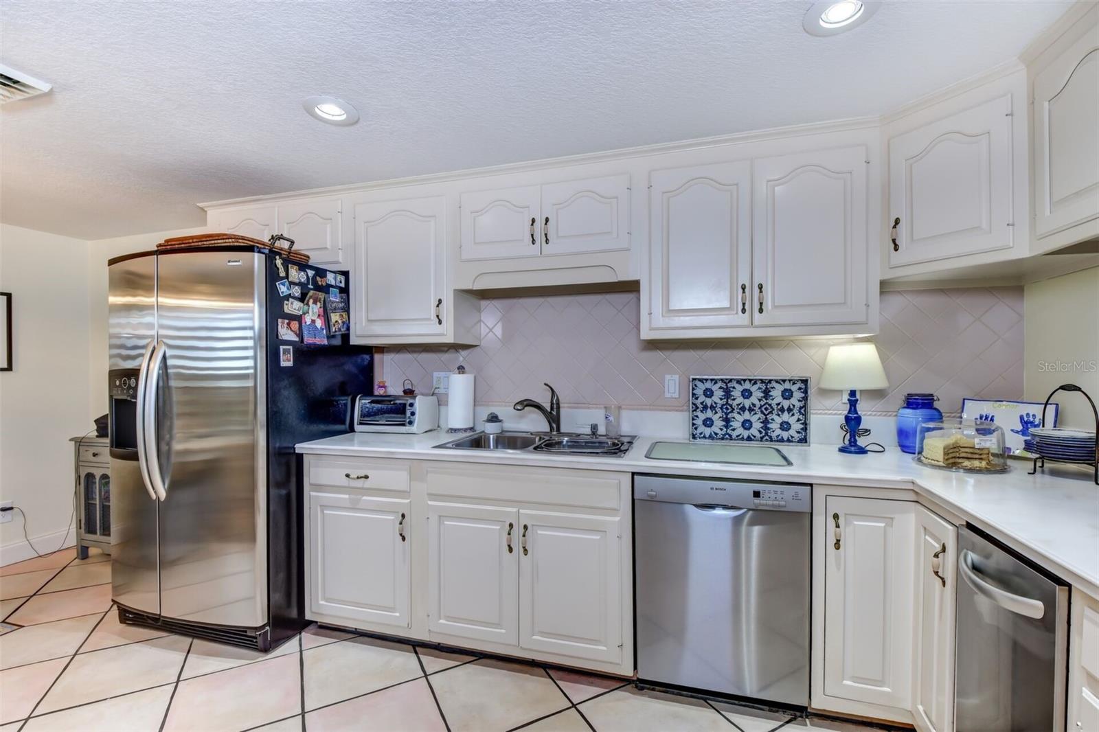 MARINA POINT PH 01 CONDO - Residential