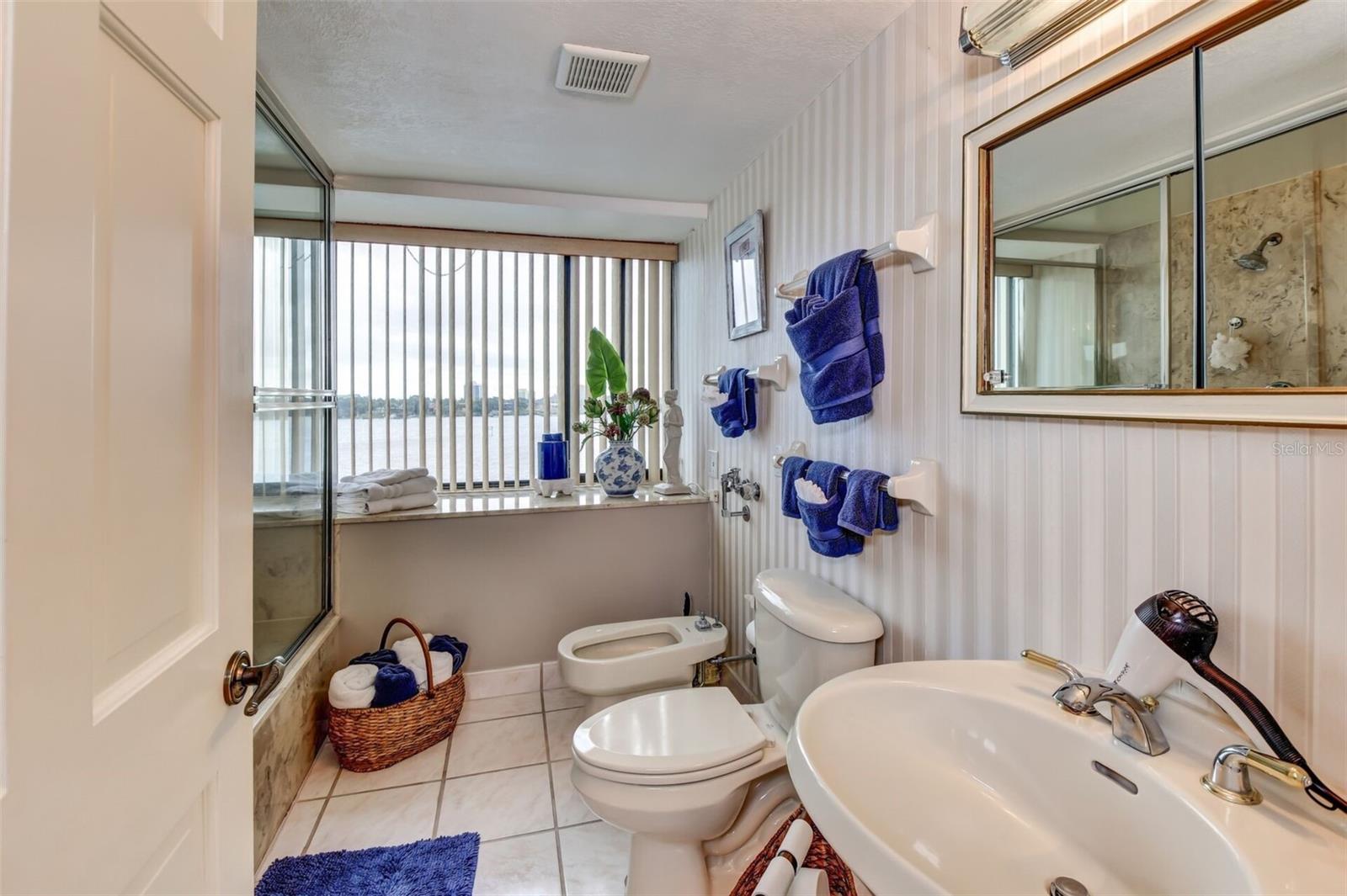 MARINA POINT PH 01 CONDO - Residential